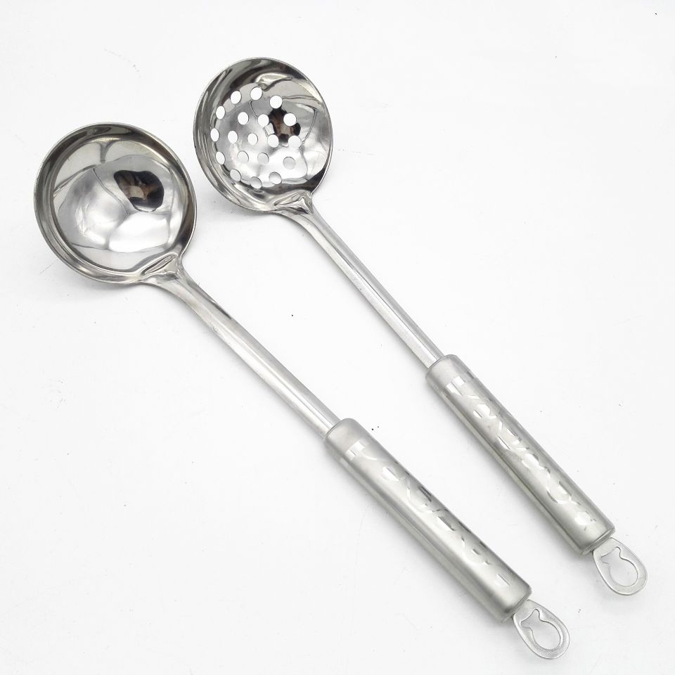 Stainless steel soup spoon, strainer, hot pot spoon with handle to prevent scalding hands. Xinzhiyue 7-point steel handle, soup shell, leaky