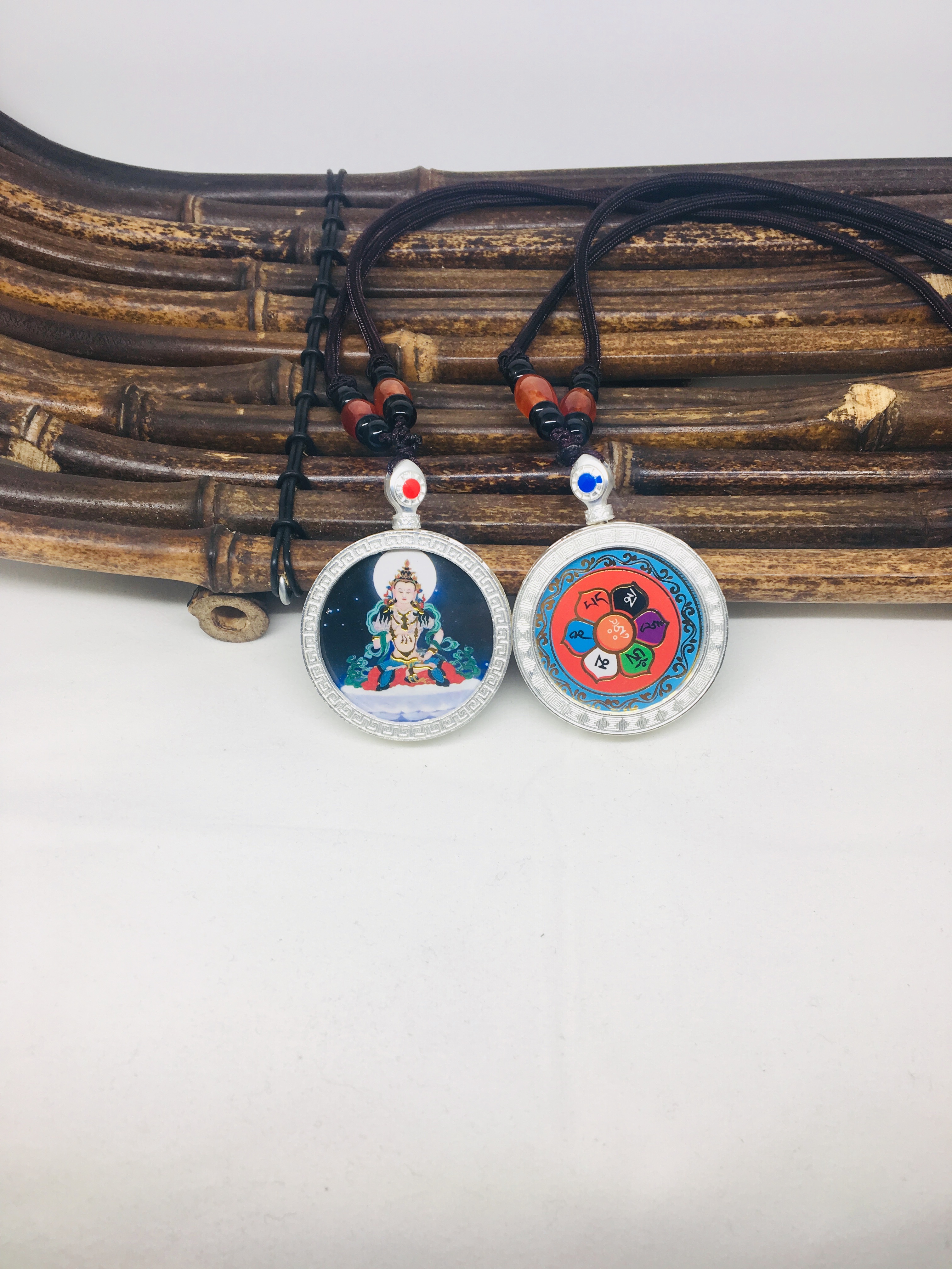 Round silver ring Thangka pendant necklace, platinum pendant necklace, Amitabha Buddha 1 pendant necklace details Picture