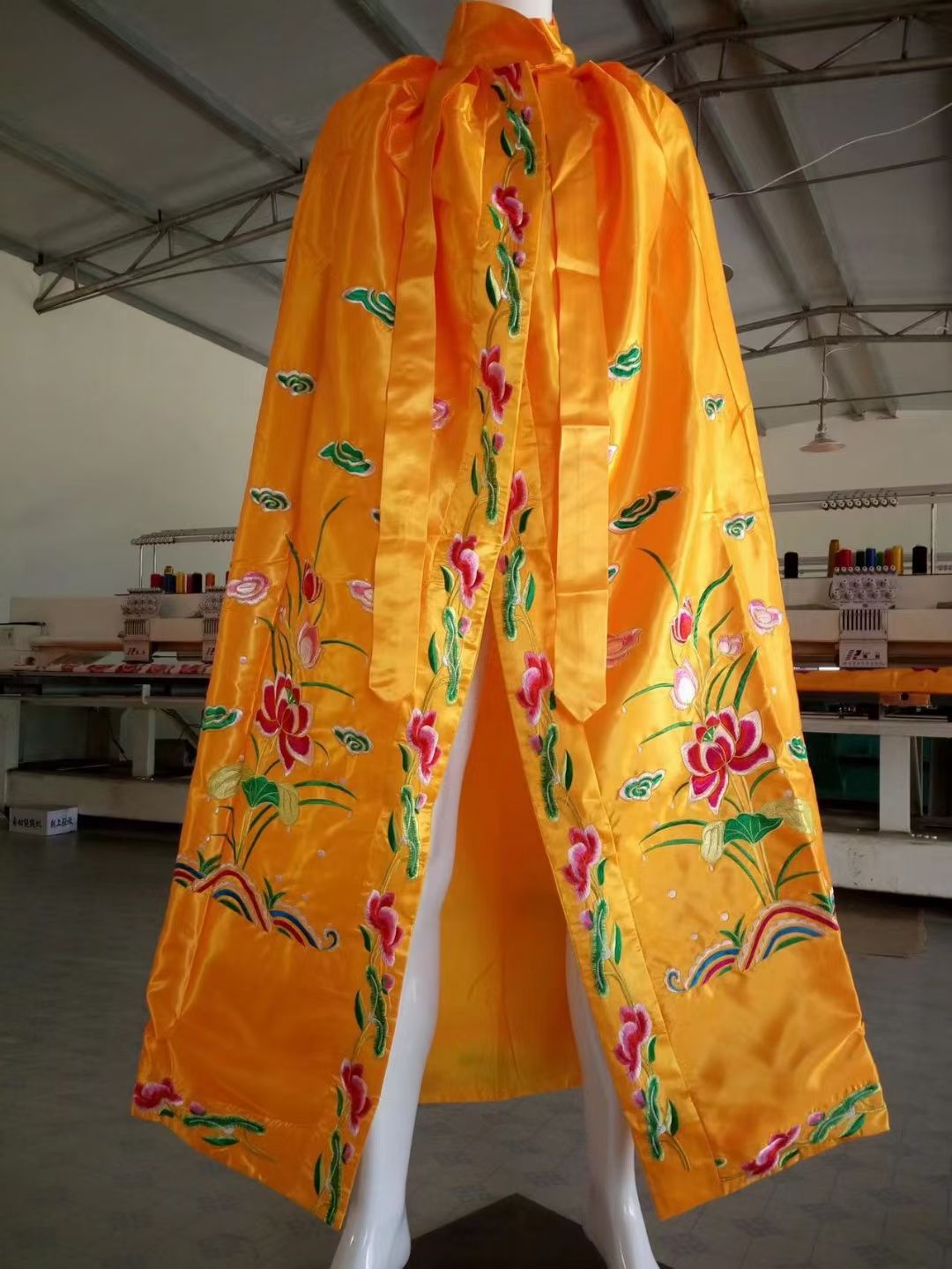 Golden Qilin A Buddha Statue cape Cloak, Guanyin Lotus Deity Statue Robe, Winter home use, Bodhisattva Double Dragon Phoenix embroidery Golden Qilin 15 Application Scenario