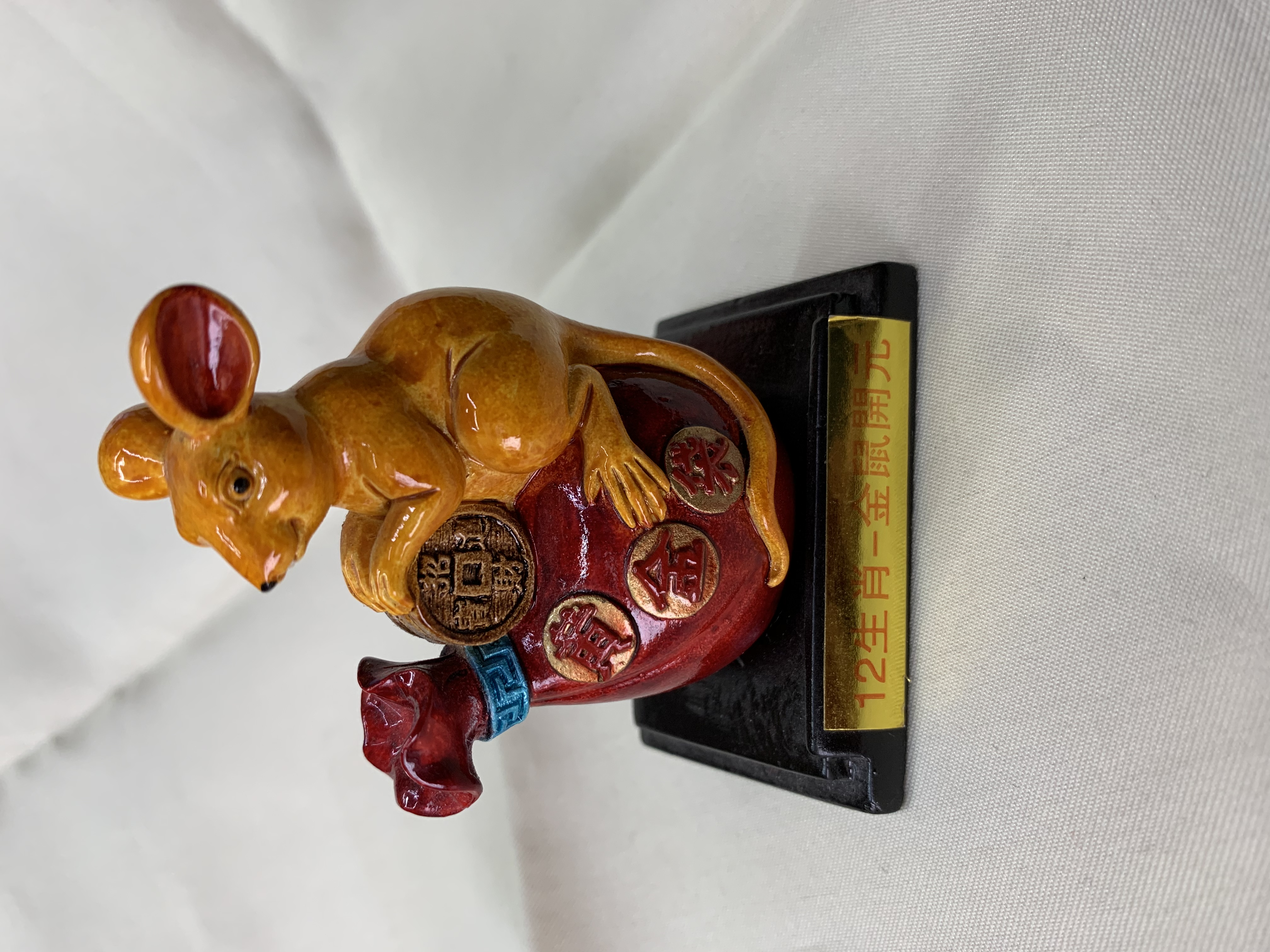 CAI's exquisite craft, hand-painted with resin material, features the twelve Chinese zodiac signs and 10,544 rats
