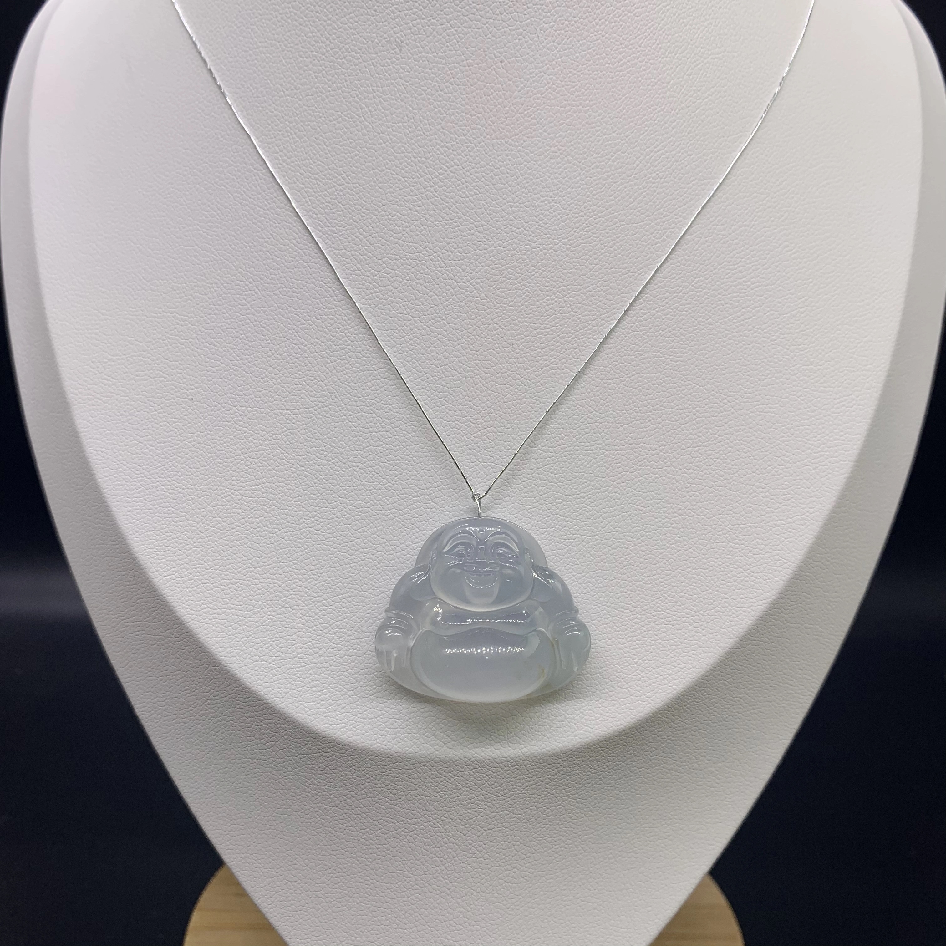 【 Oriental Jade 】 Natural Burmese jadeite and jade A-grade high ice type, thick-framed Buddha God jadeite neck ornament details Picture