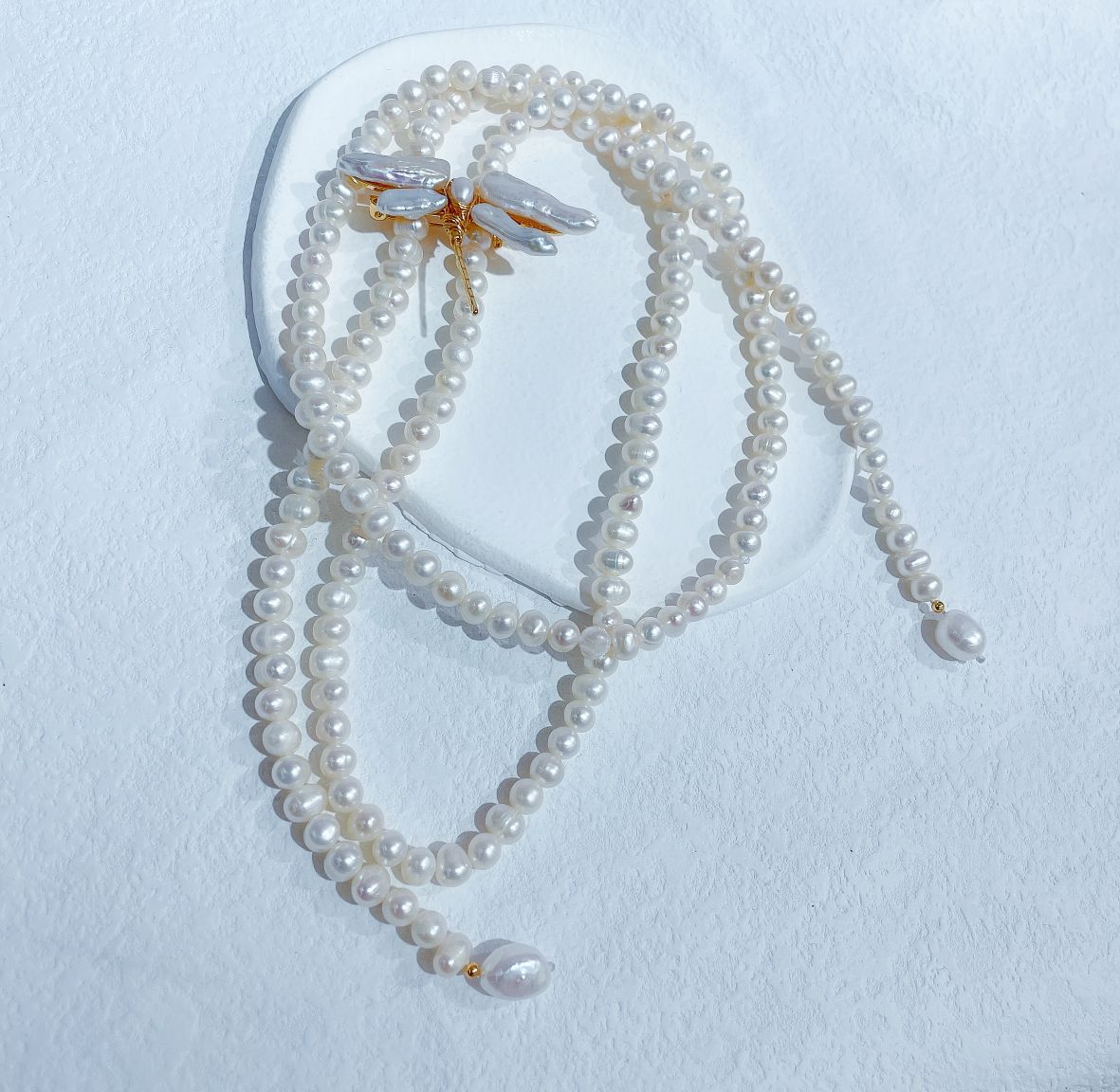 Factory direct sales live-streaming best-selling natural pearl Baroque dragonfly sweater chain detail image 7