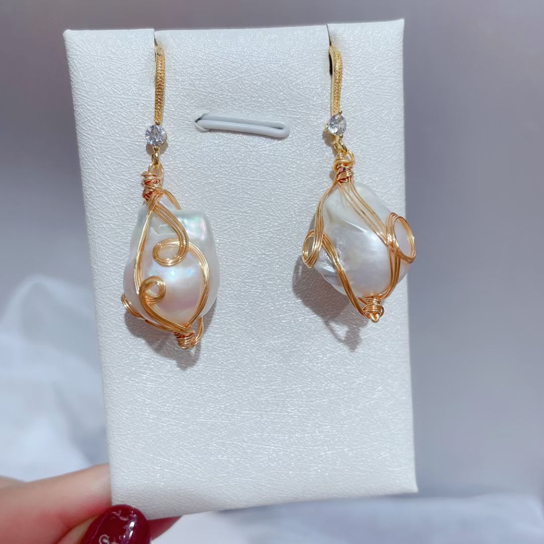 Original Baroque natural pearl handcrafted sweater chain earrings are now available for the autumn season Specification image