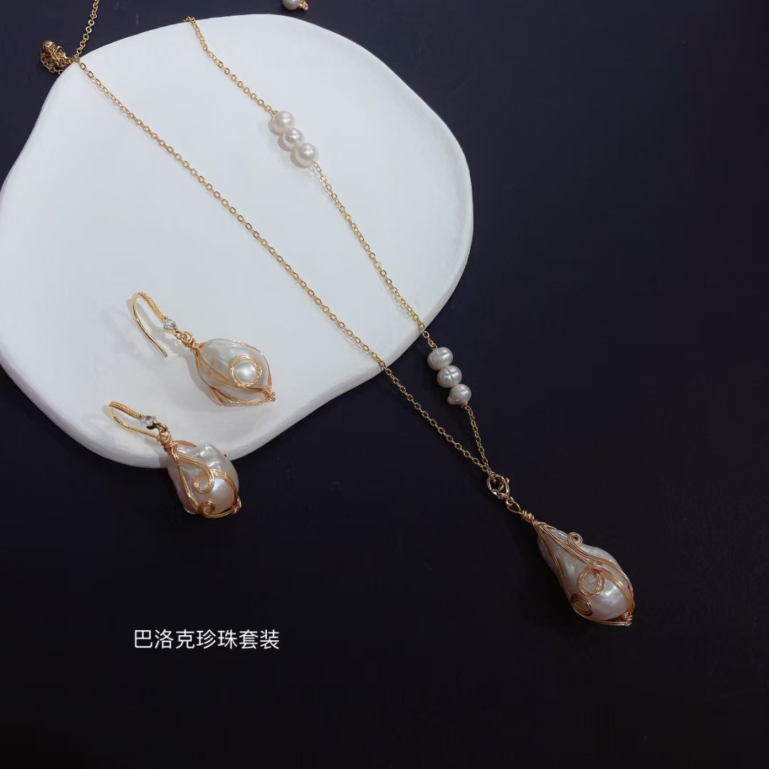Original Baroque natural pearl handcrafted sweater chain earrings are now available for the autumn season details Picture