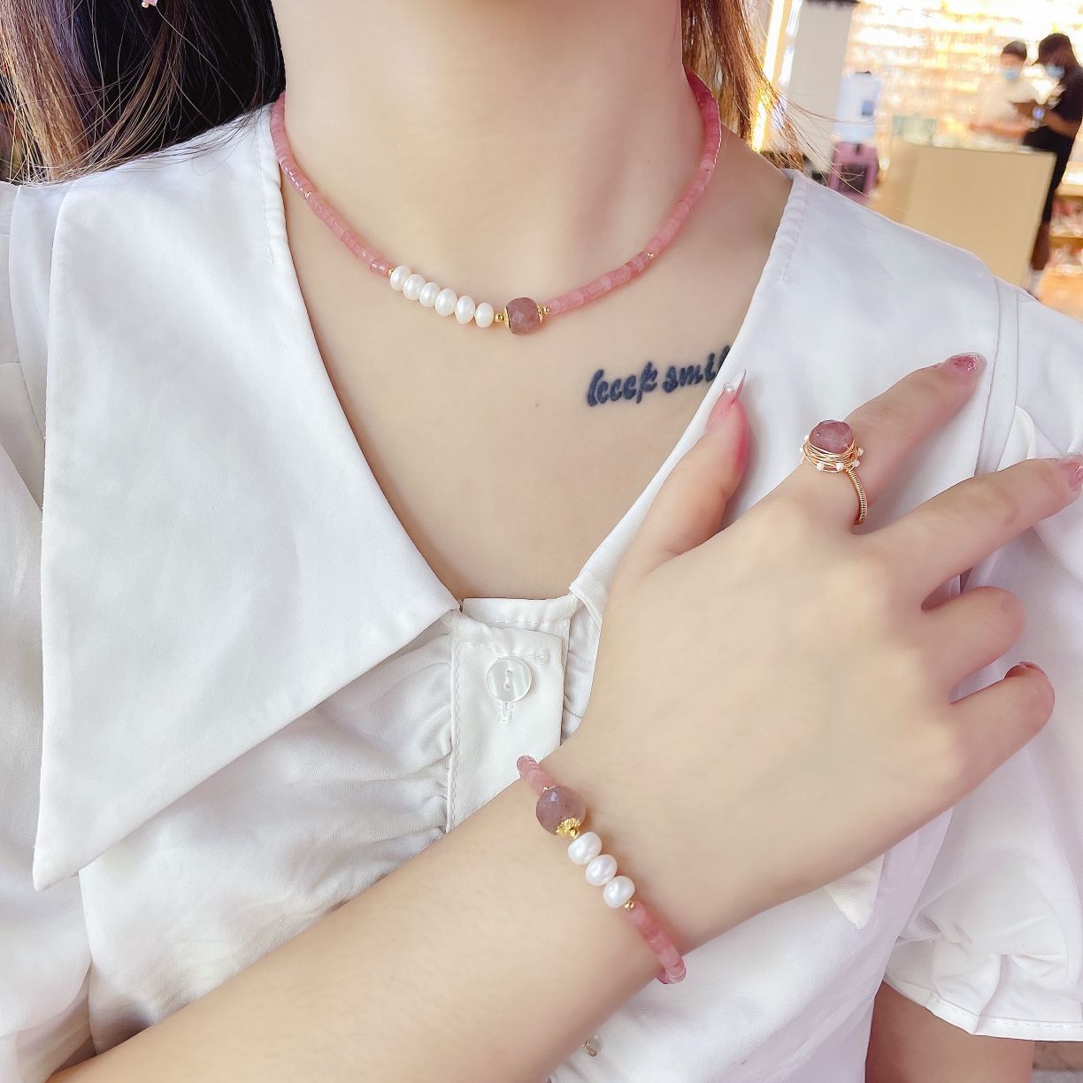 Original designer's natural pearl and natural stone fresh set detail image 3