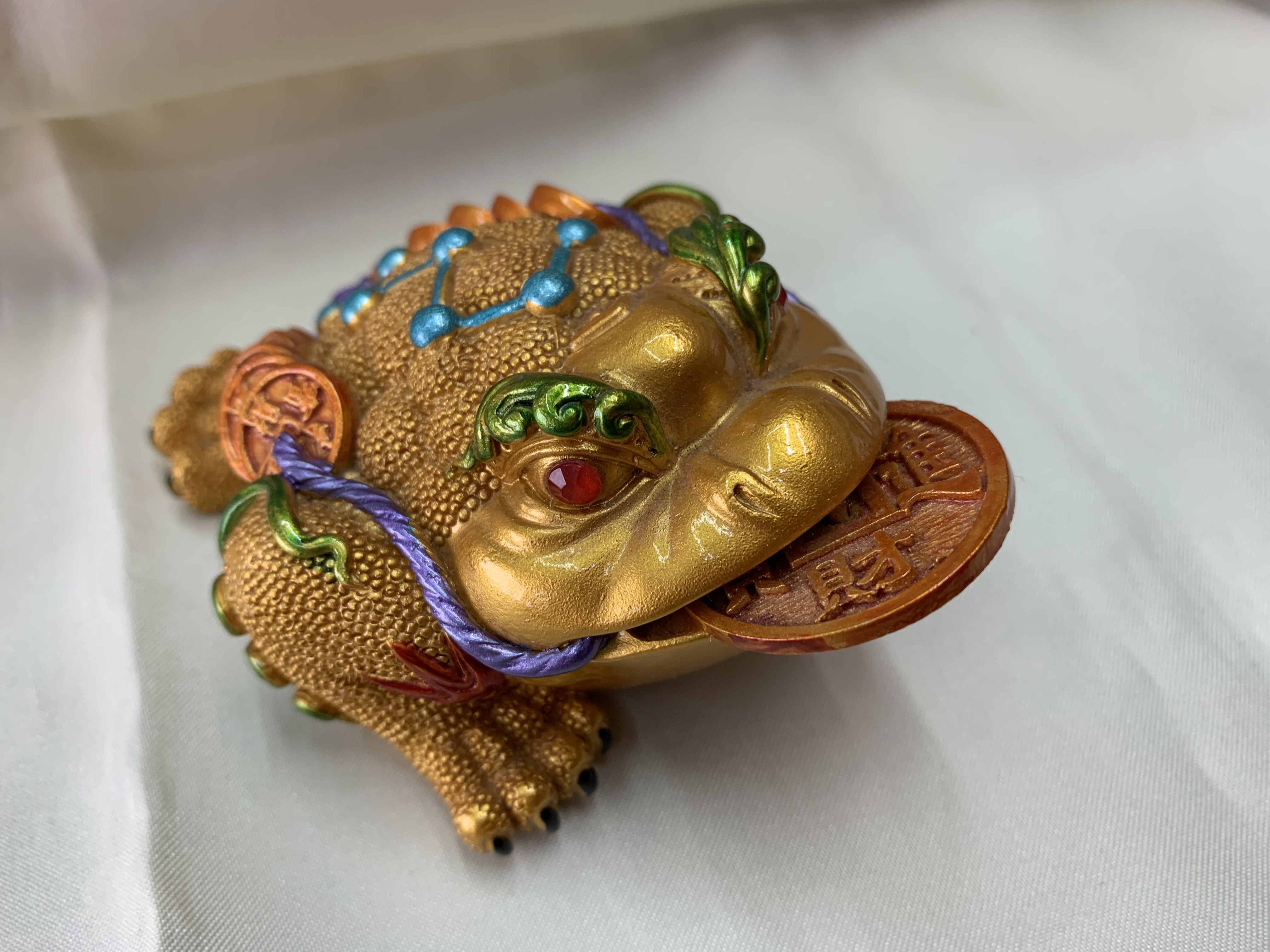 CAI's exquisite resin hand-painted small decorative item 10484-1 Golden Toad