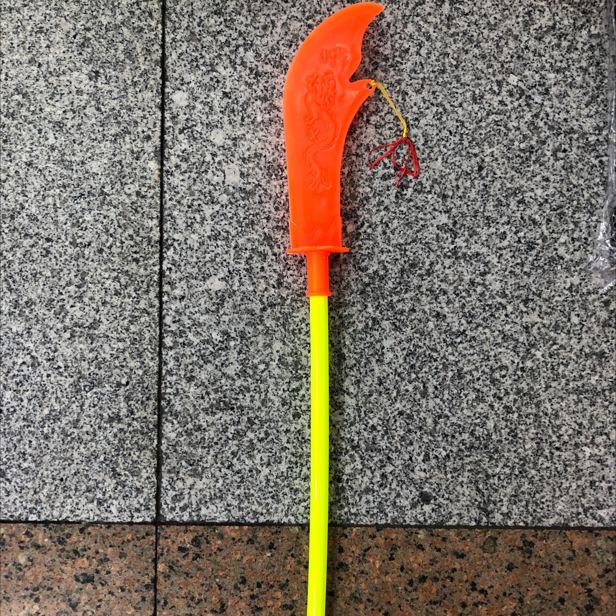 袋装公关刀，一款新产品，很热销的，欢迎新老客户惠顾，欢迎新老客户回购。公关刀玩具。99