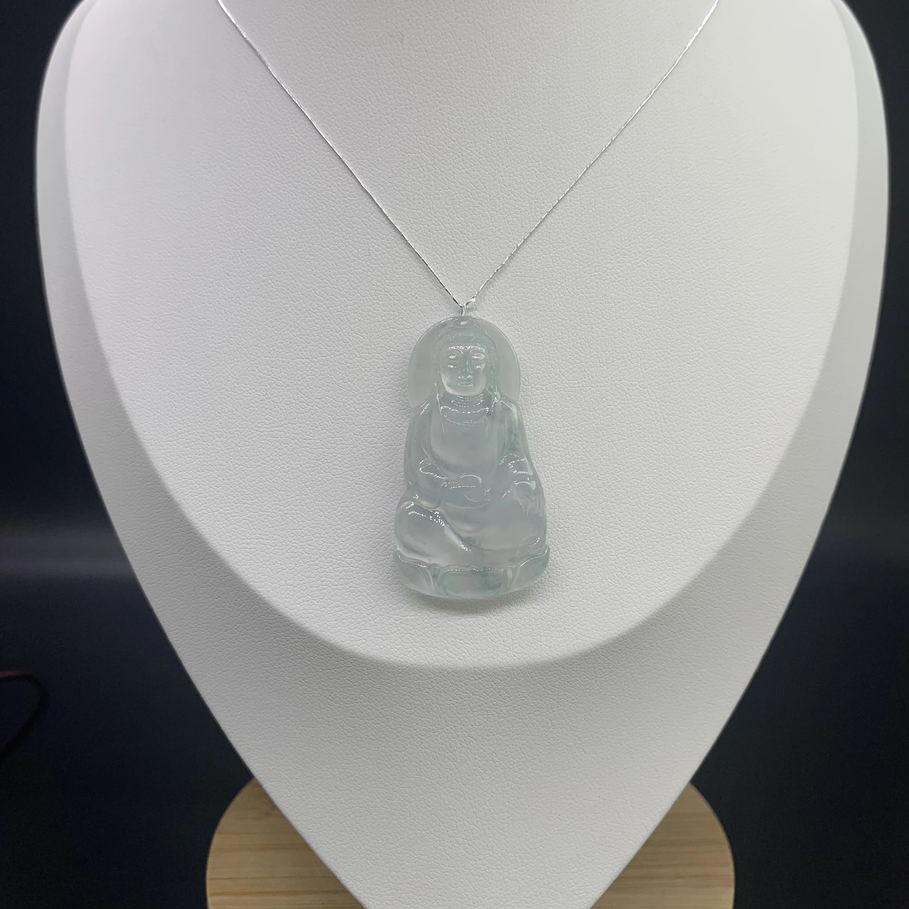 【 Oriental Jade 】 Natural Burmese jadeite A-grade exquisite ice-type small Guanyin pendant jadeite necklace