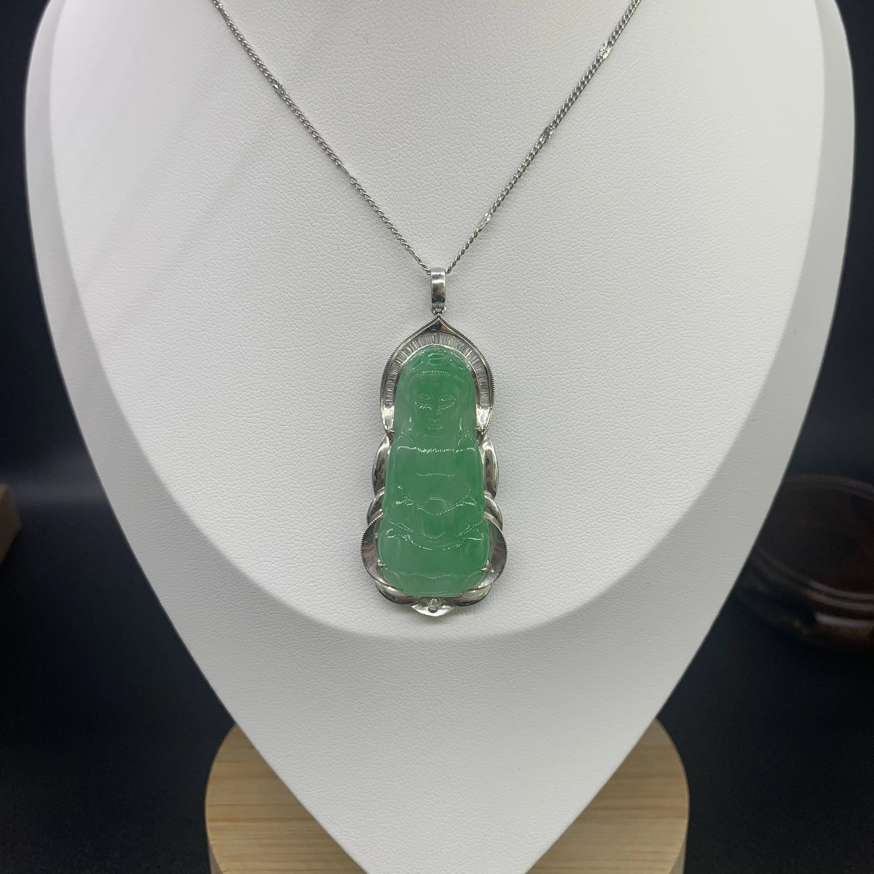 【 Oriental Jade 】 Natural Burmese jadeite and jade A-grade pure green Guanyin 18k gold exquisite inlaid pendant necklace Specification image