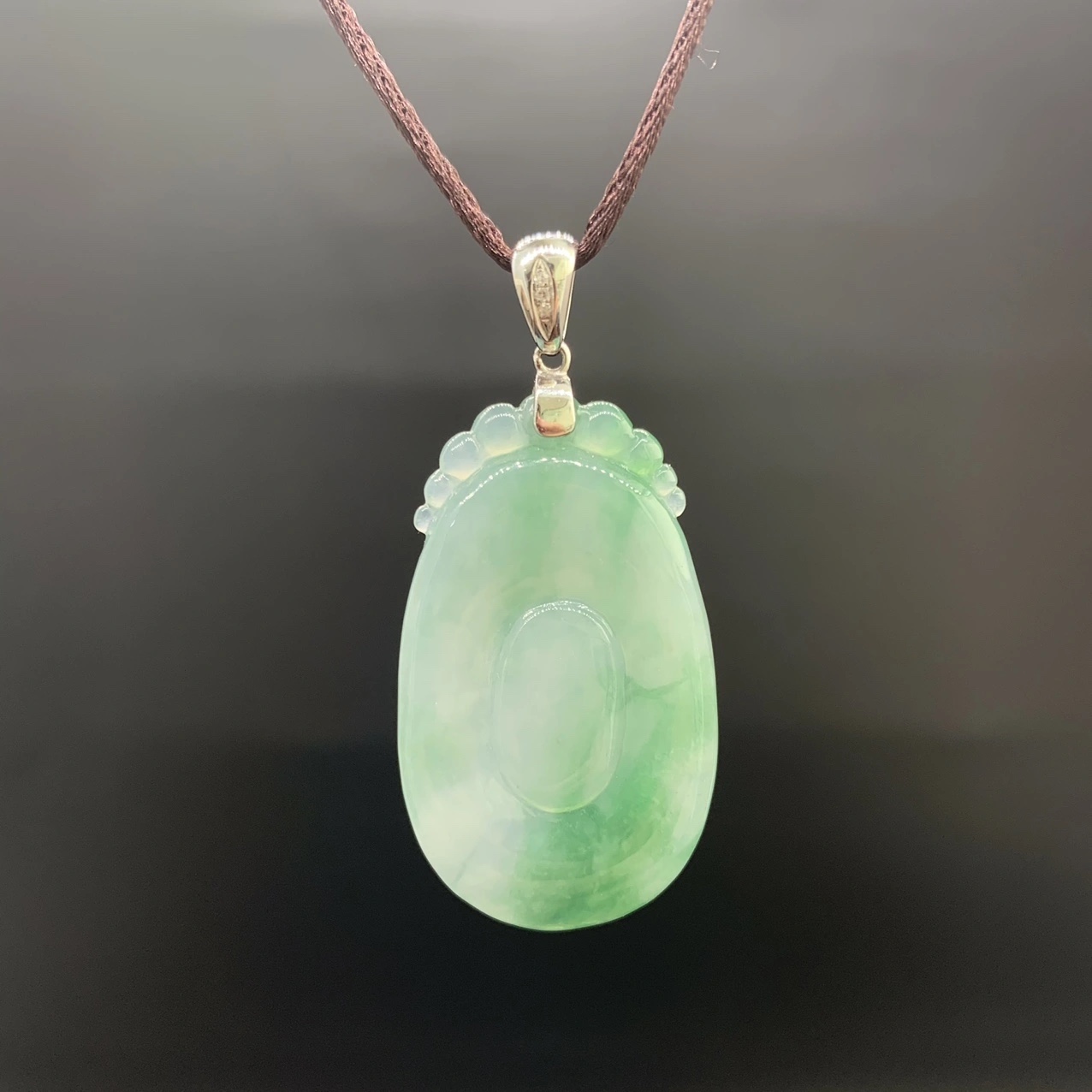 【 Oriental Jade 】 Natural Burmese jadeite and jade A-grade Ruyi Fubei fine glutinous variety pendant jadeite necklace details Picture
