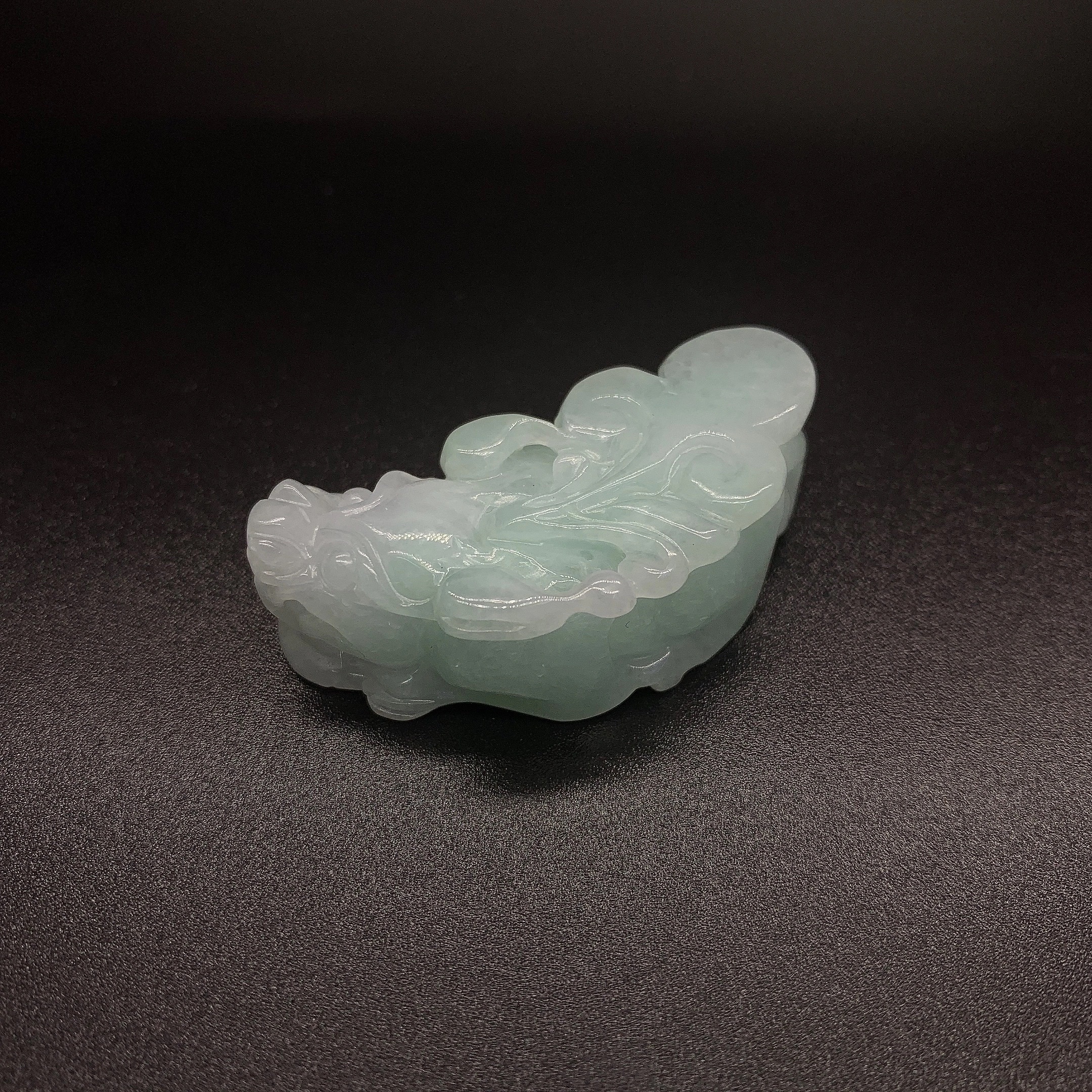 翡翠项饰实物图