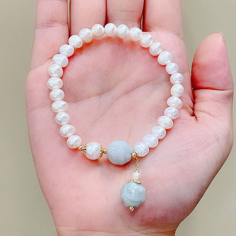 Live-streamed Korean version natural pearl bracelet, versatile women's handmade jade magnolia flower peace pendant pearl bracelet detail image 2