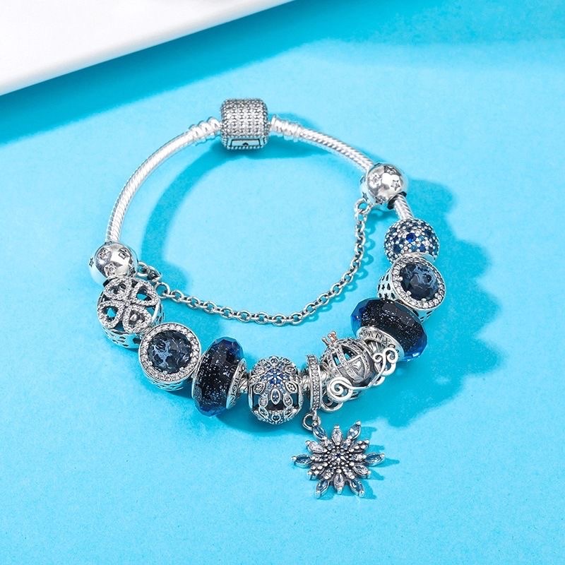 European and American fashionable and elegant red trendy girl carriage bracelet with diamond chain details Picture