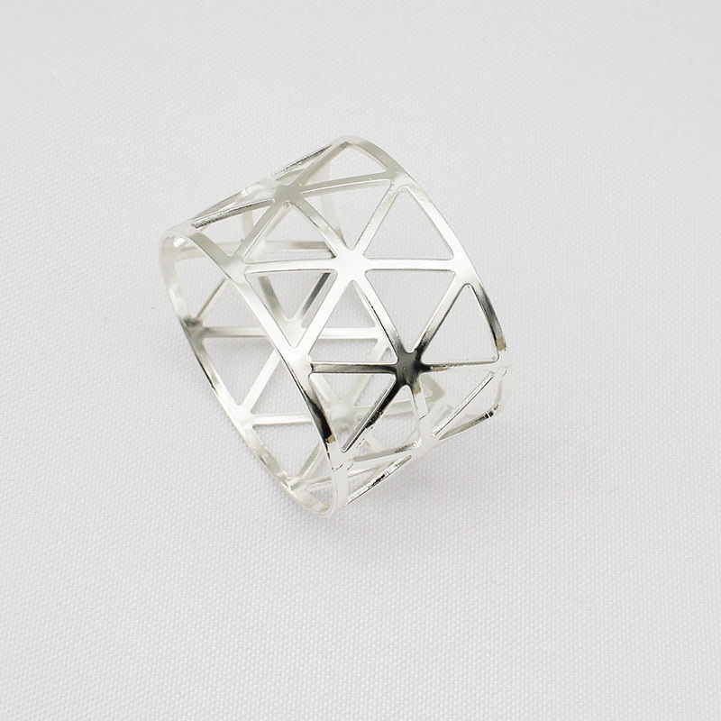 Double-row triangular napkin ring Application Scenario