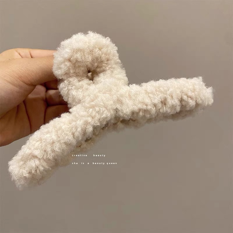 Lambskin grabber, back of the head, plush hair clip, women's large size, high-end feel, shark clip, furry hair clip, autumn and winter hair accessory Specification image