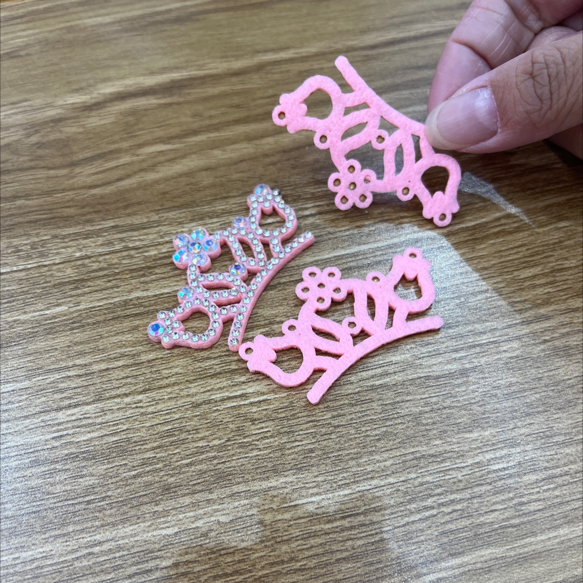 Semi-finished diy hair accessory products with non-woven fabric diamond flower ultrasonic embossed patches Specification image