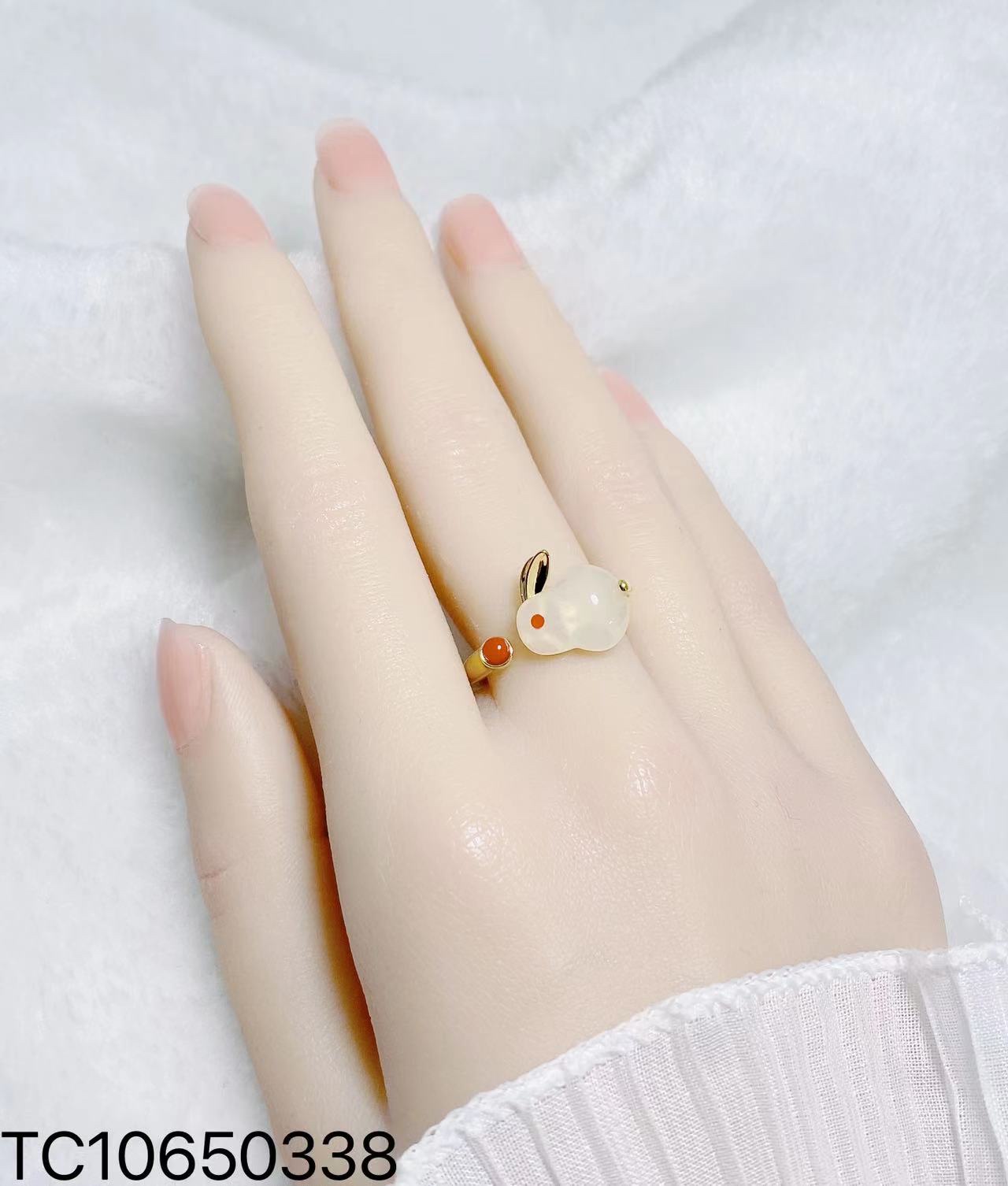 طراز Thu Zhu Thu خاتم الأرانب الذهبي، نوع Tني 121.