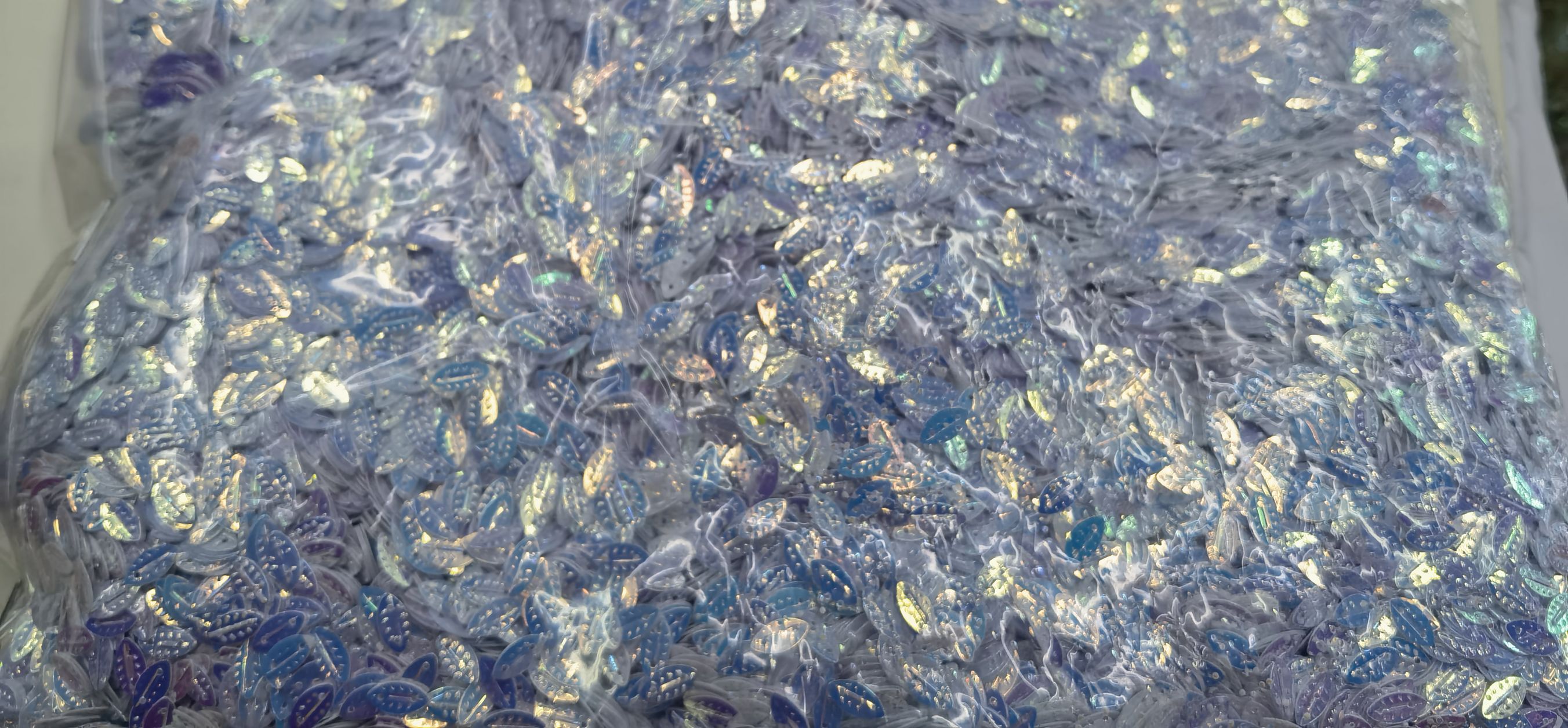 4x10 double-hole sequins, golden white, can be used for various semi-finished accessories such as shoe uppers and lace, Jincan 111, high-temperature environmentally friendly sequins, can be hand-sewn, Jincan Accessories 105