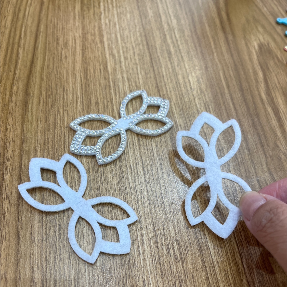 Semi-finished diy hair accessories with large bow tie shoes, flower diamond decorations, ultrasonic embossed patches Specification image