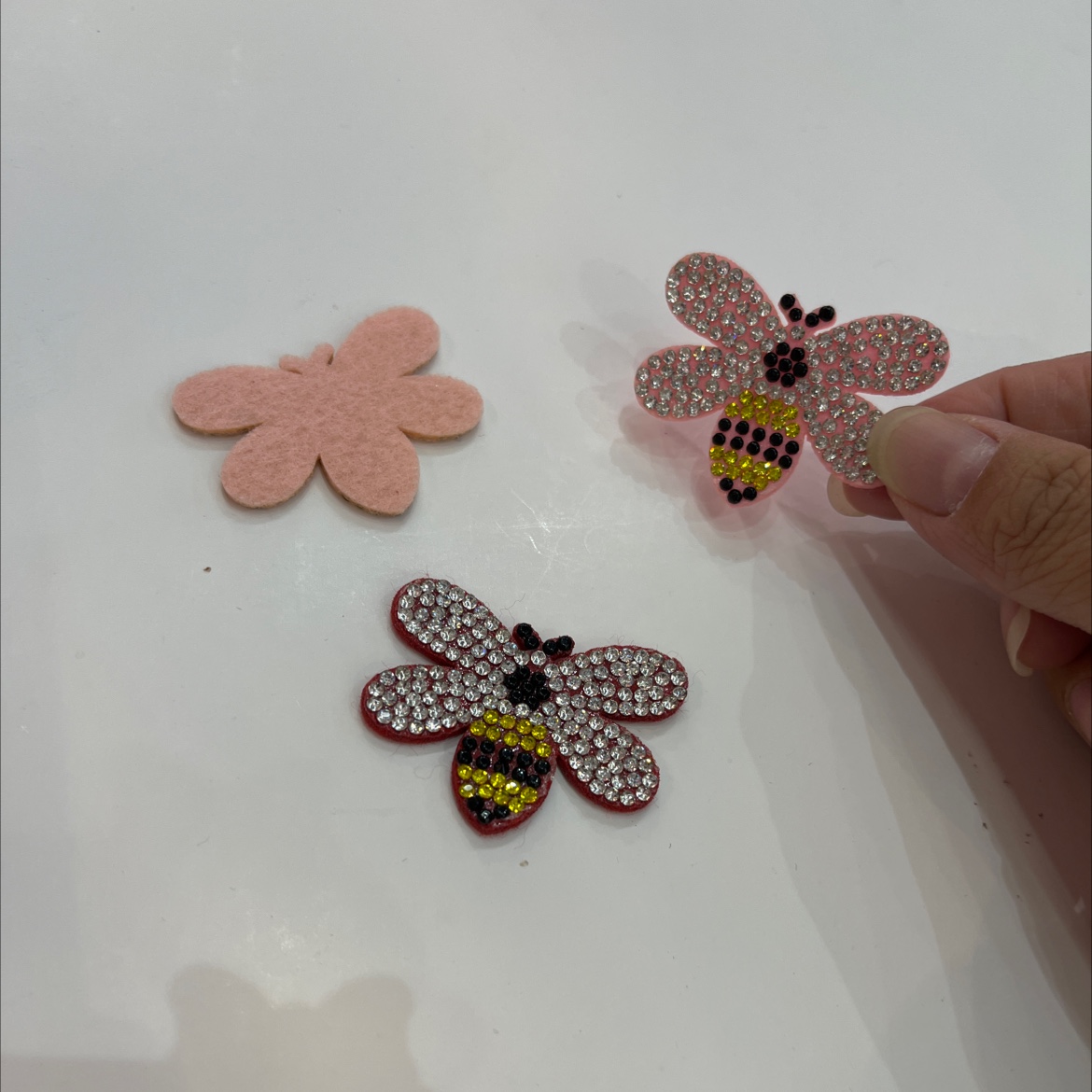 Semi-finished diy hair accessory products with bee diamond ultrasonic embossed patches Specification image