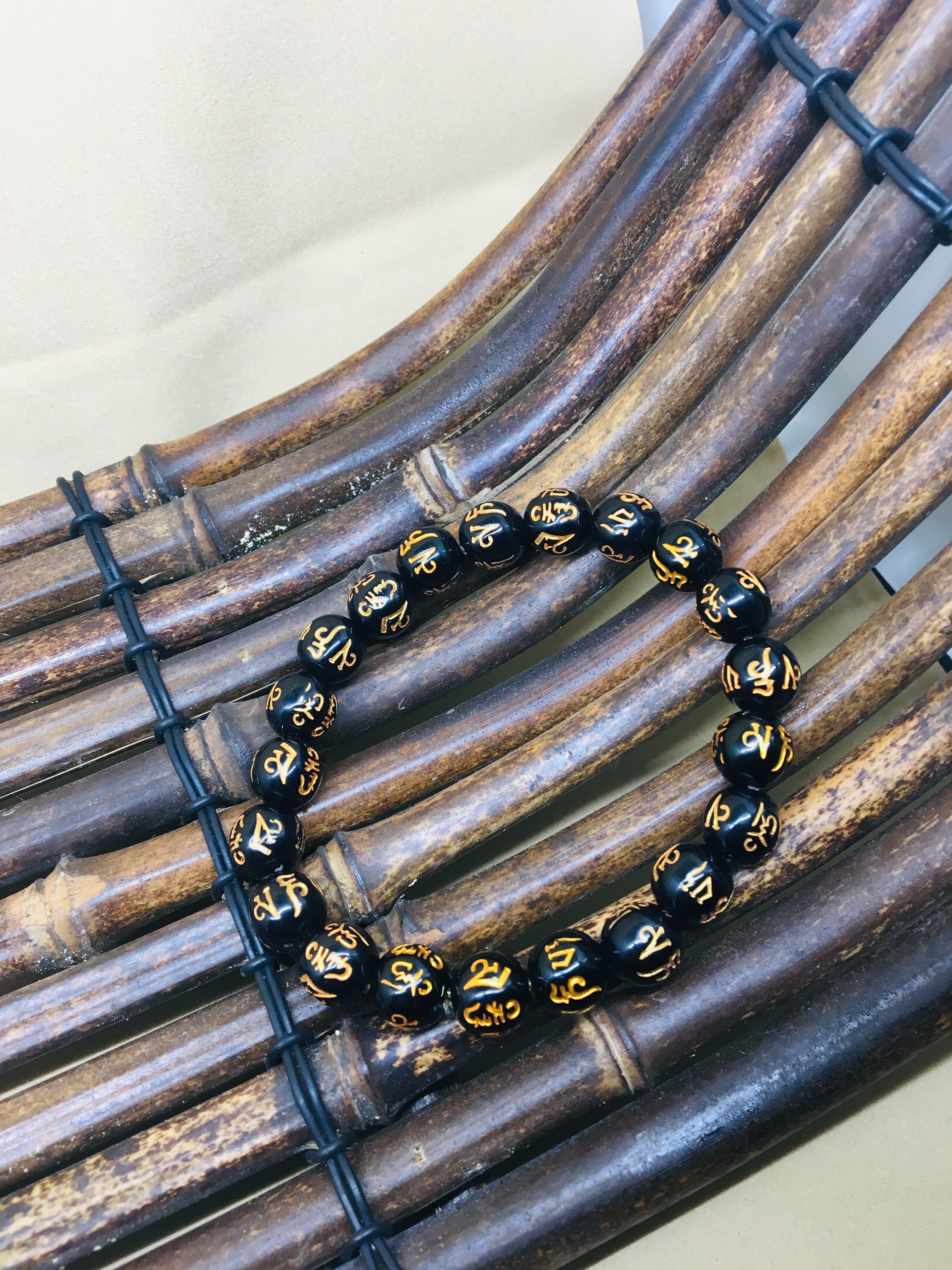 Resin material best-selling items are selling well in scenic spots and tourist attractions. 10mm red bracelets and 10mm bracelets are essential for setting up stalls in shopping centers Specification image