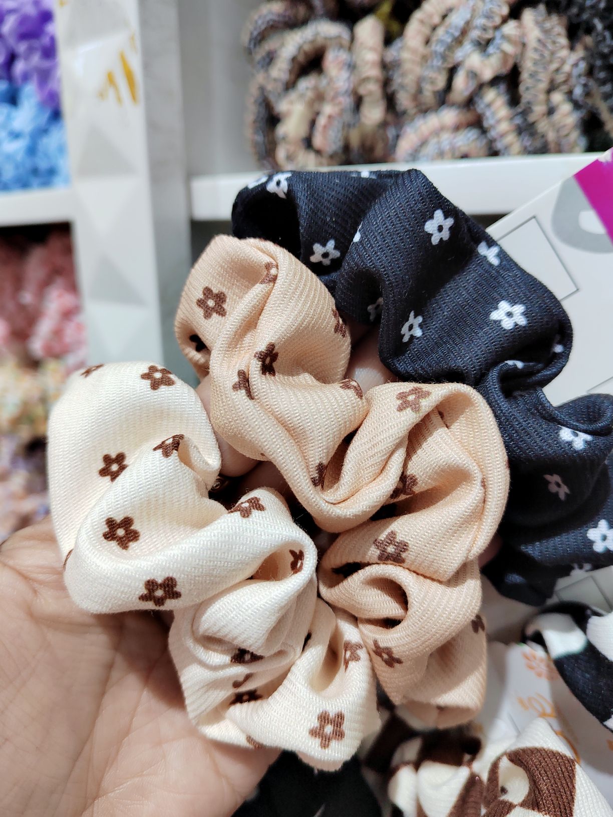 "Big Intestine Ring 01 Cross-border Hot Sale 60-color solid color Bright color Ding Pig Big Intestine Ring Hair Ring Elastic Hair ring Factory Direct supply. detail image 3