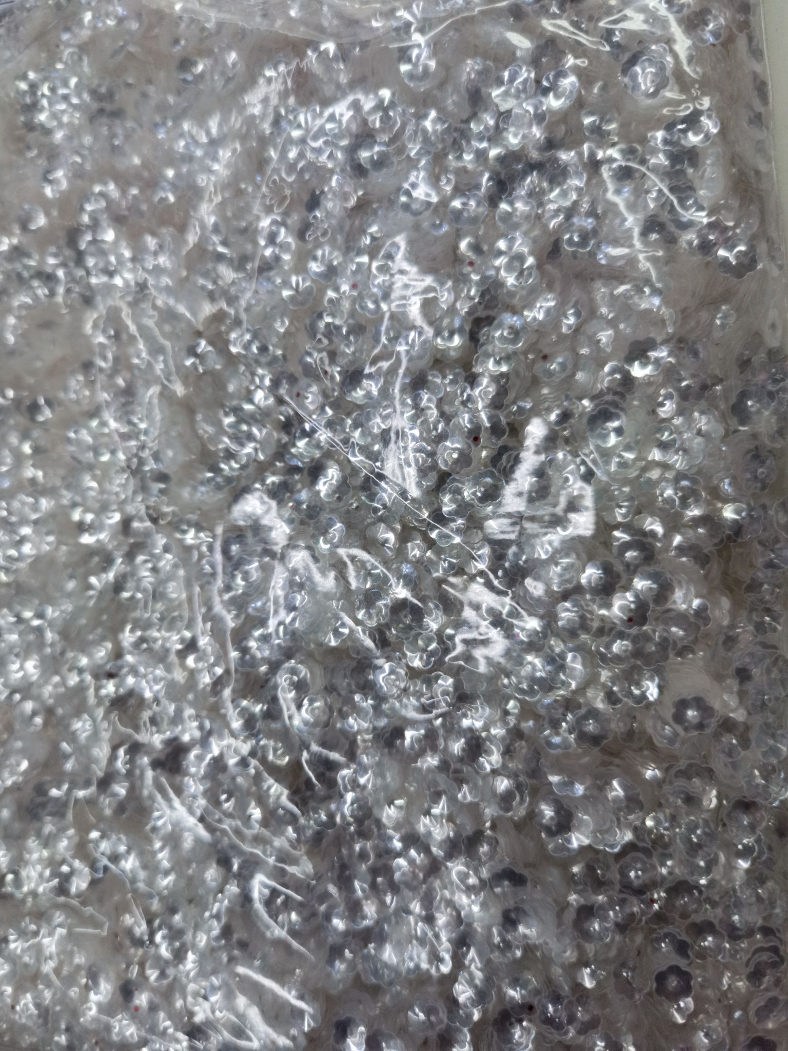 10mm crystal white hexagonal plum high-temperature eco-friendly sequins, hand-sewn, suitable for various semi-finished accessories such as clothing, shoe uppers, earrings, etc. Jincan 126, high-temperature eco-friendly sequins, handcrafted