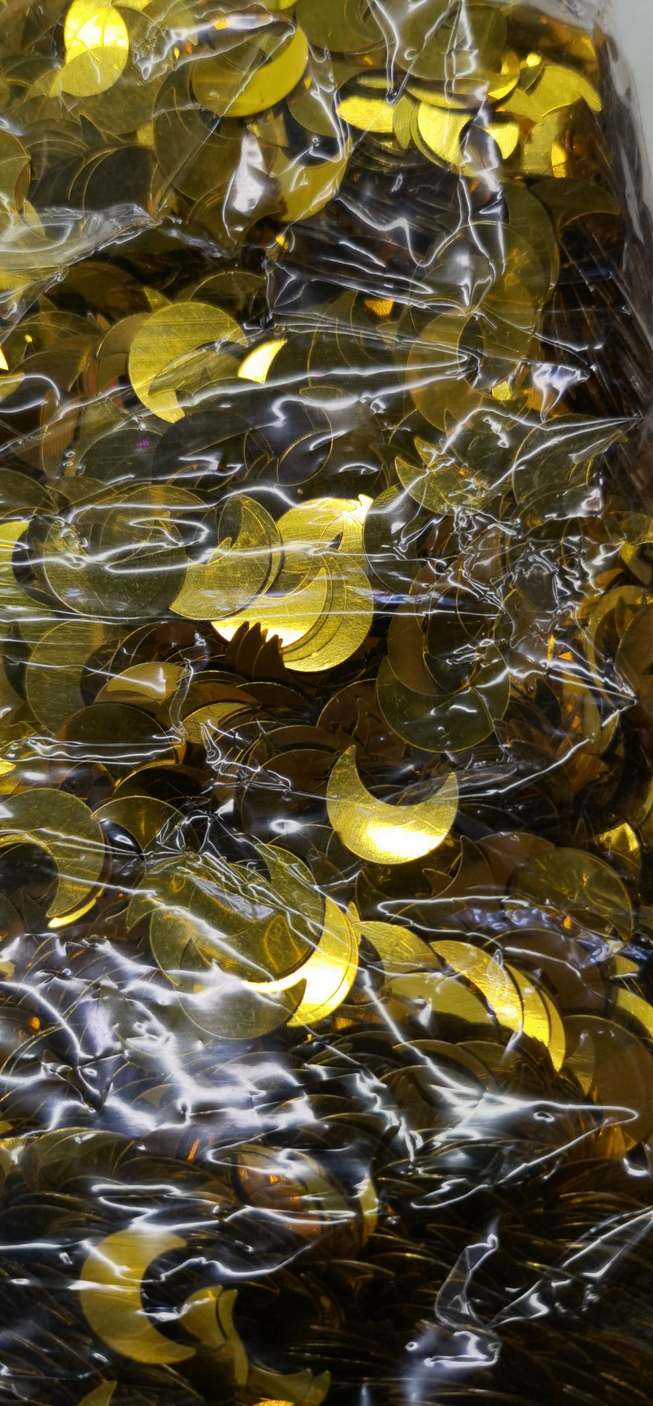 20mm golden moon, widely used in various semi-finished accessories such as handcrafted creativity, product packaging and earrings, high-temperature environmentally friendly sequins, can be sewn by hand, Jincan Decoration with 105