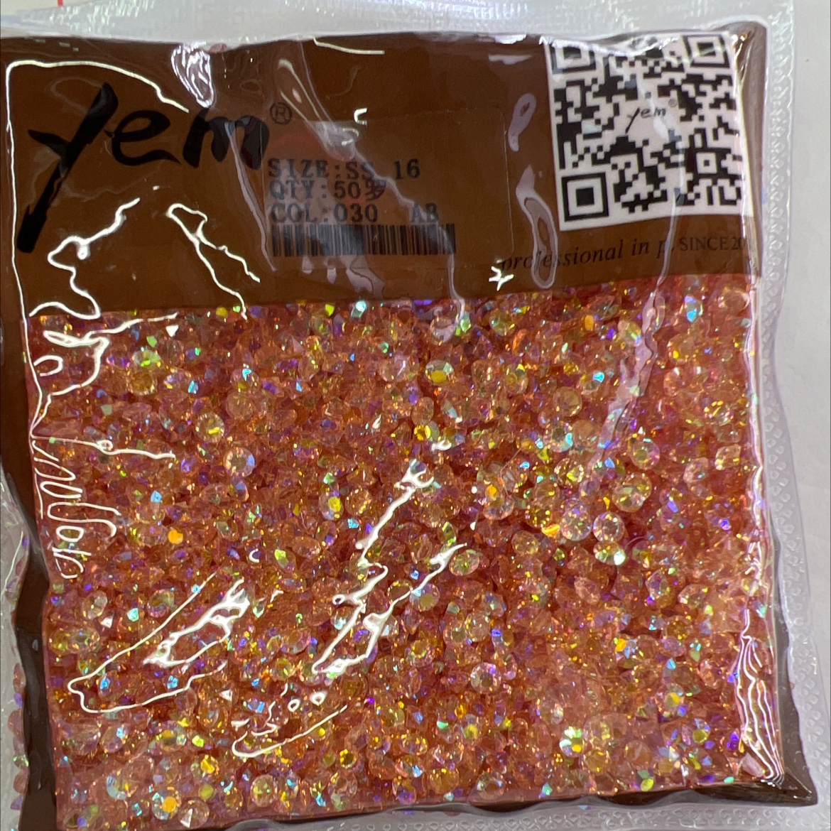 树脂水钻/树脂钻白底实物图