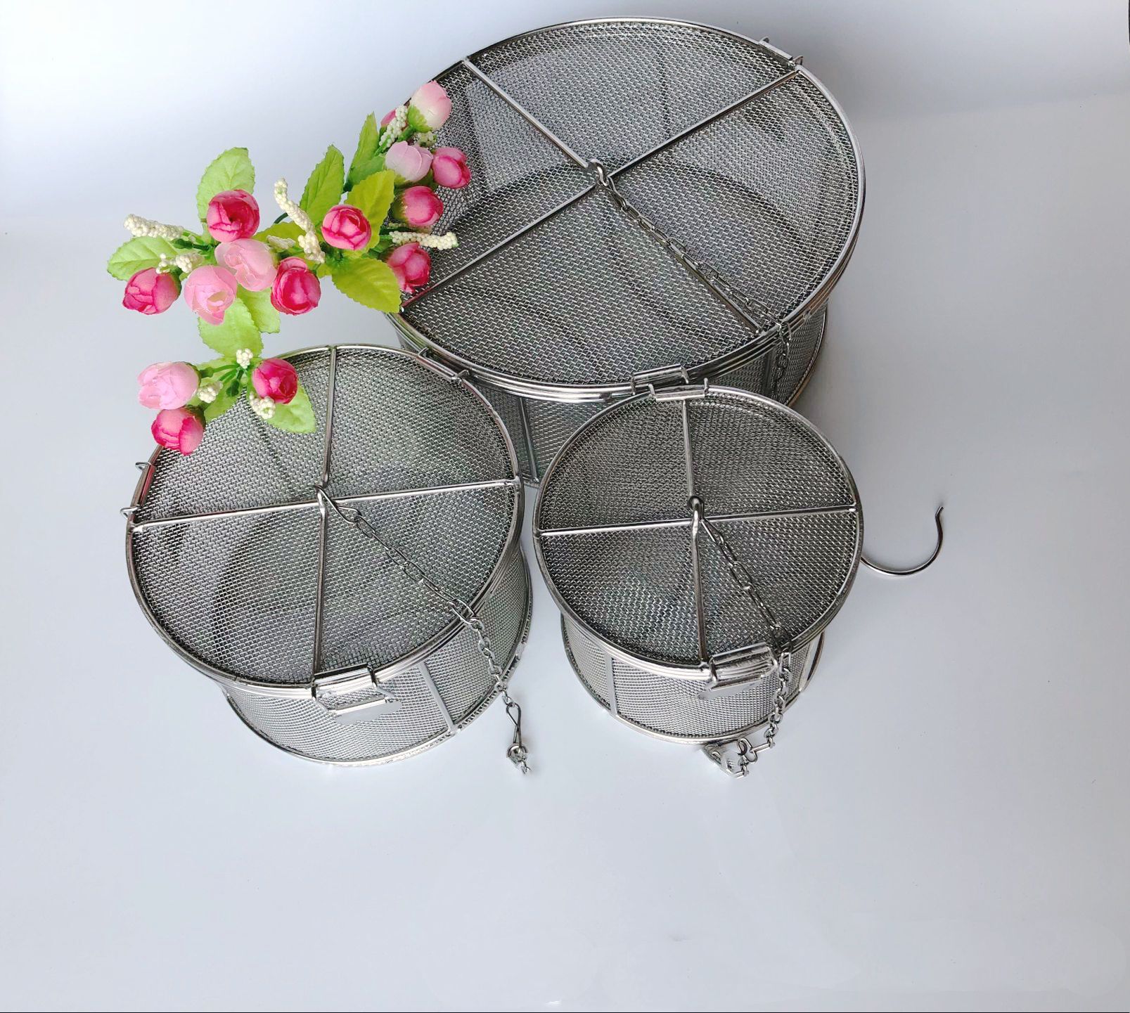 Factory direct sales of stainless steel brine hot pot soup base blue filter screen, brine cage, seasoning ball bag, spice residue basket details Picture