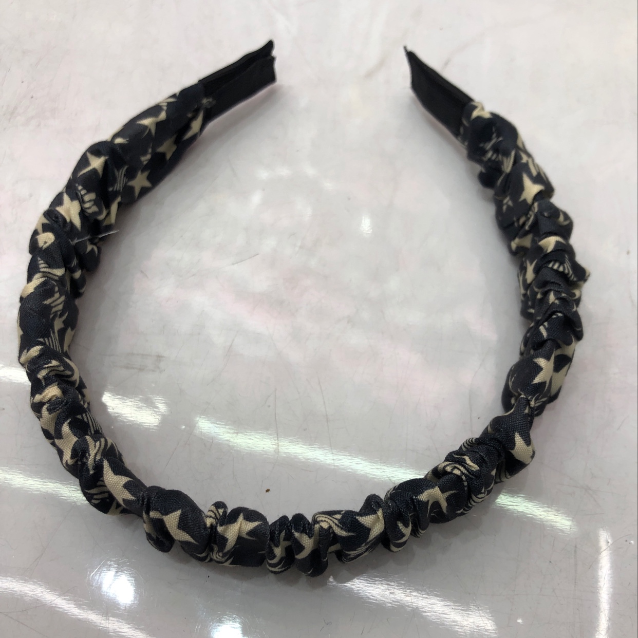 十二个装，五角星套布头扣2.5公分，六个颜色一打菲嫦22