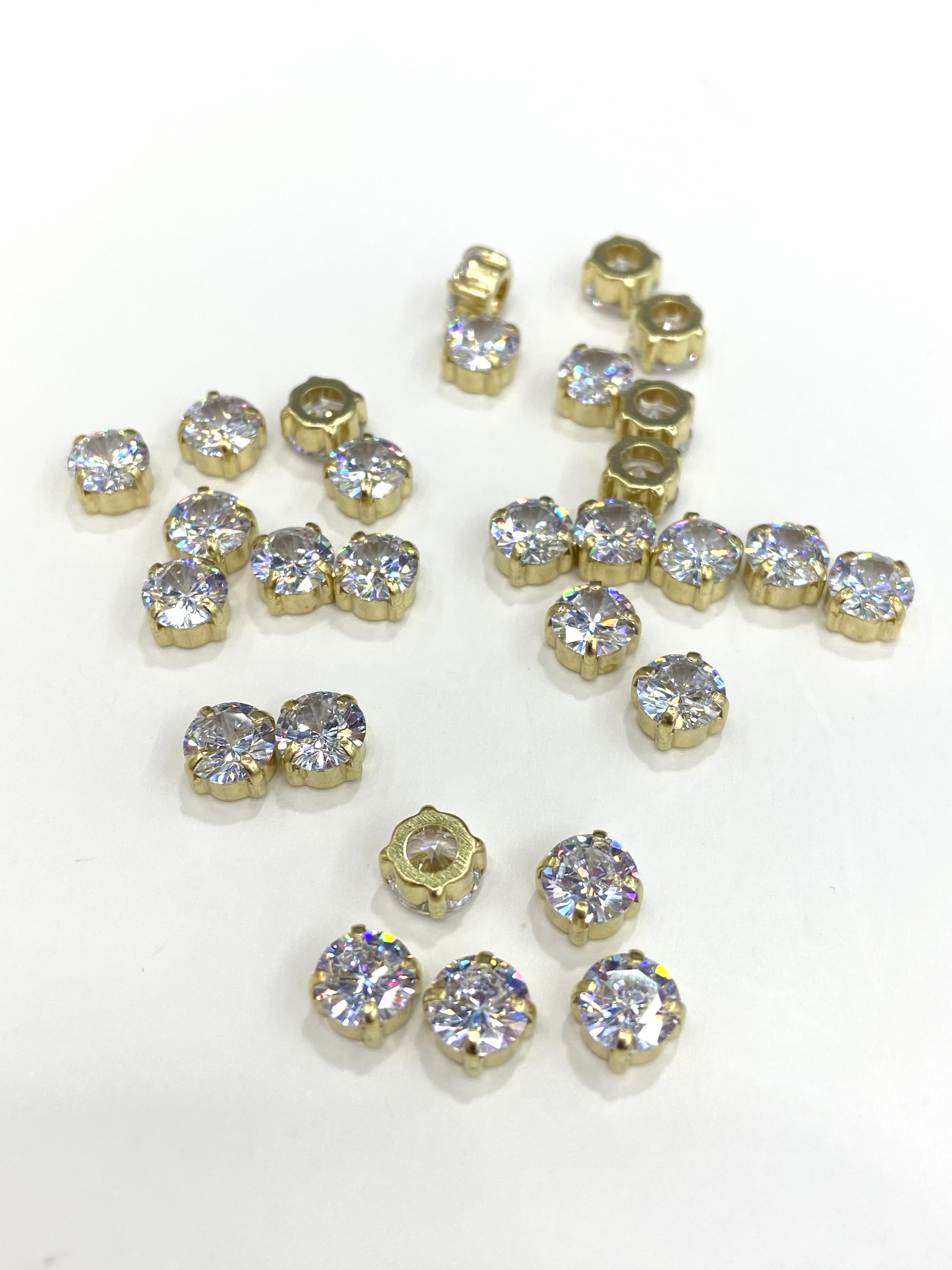 Round zircon accessories, copper accessories, zircon claws, heat-resistant earrings, necklaces, pendants and accessories Specification image