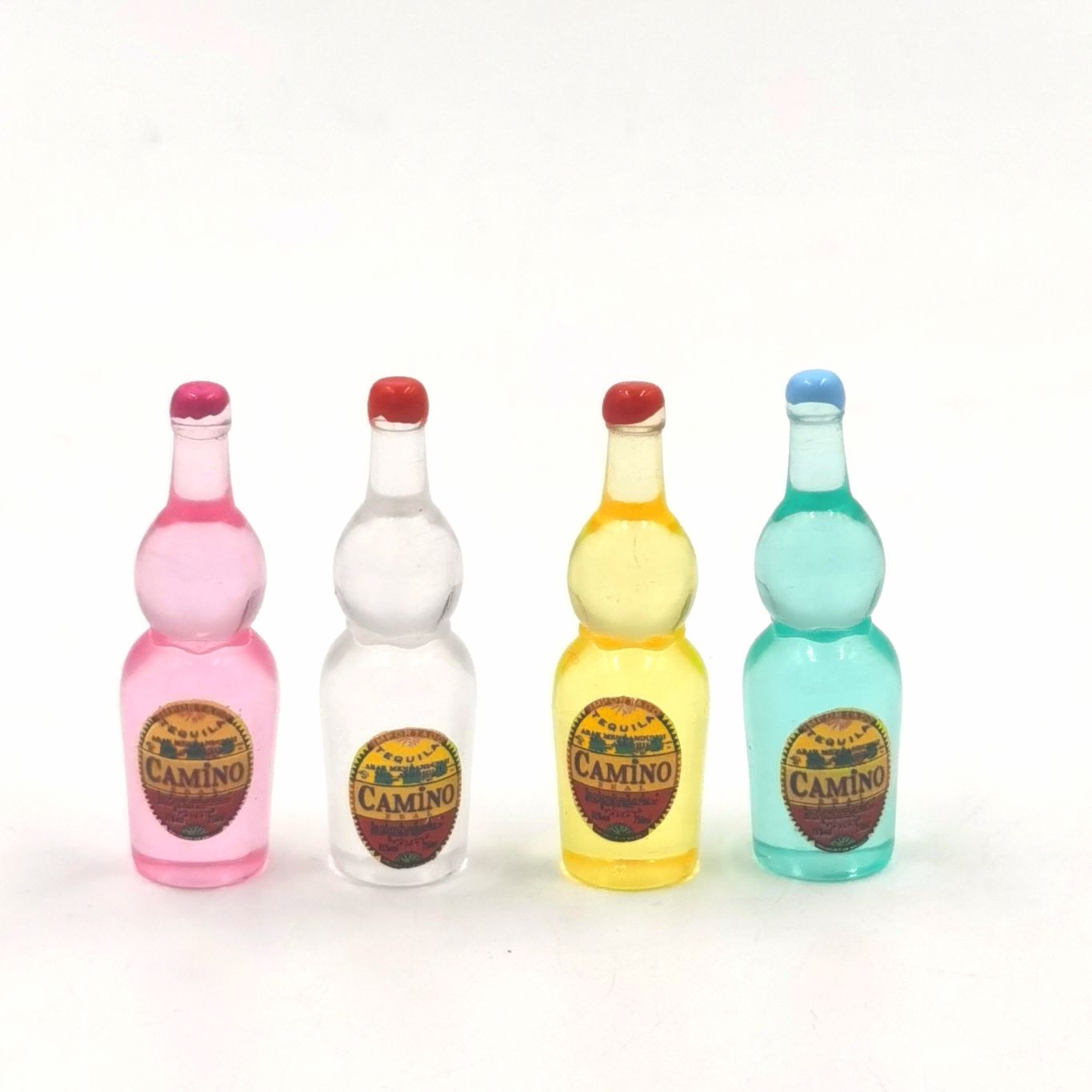 Resin accessories, phone cases, refrigerator patch materials, DIY handmade small bottles, wine bottles, simulation toys, jewelry accessories, beverage bottles, food and play ornaments, mixed bottles, wholesale foreign wine, lazy insect tequila, 500 pieces per pack