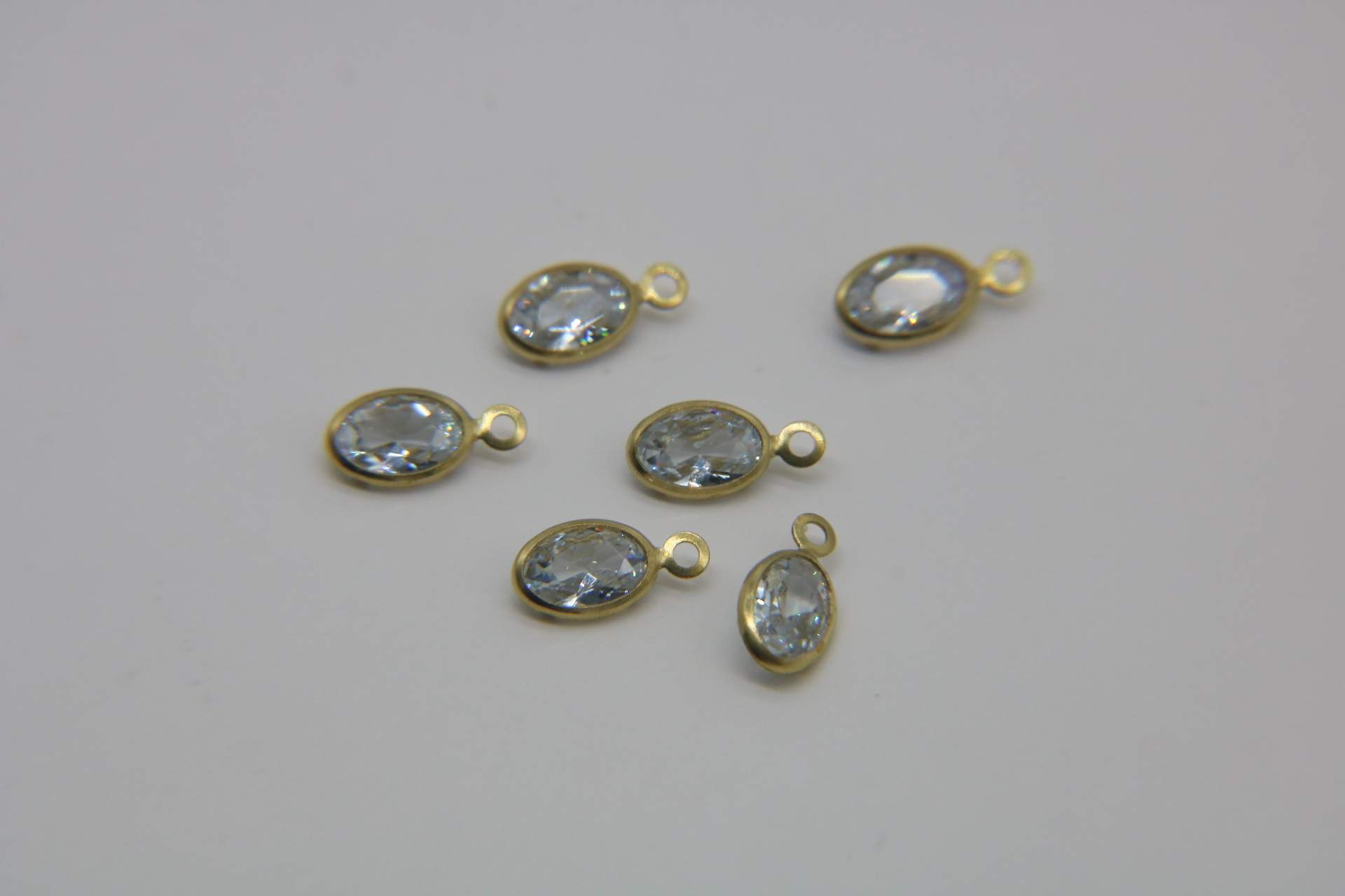 Zircon claw oval zircon accessory pendant, zircon edge strap hanging