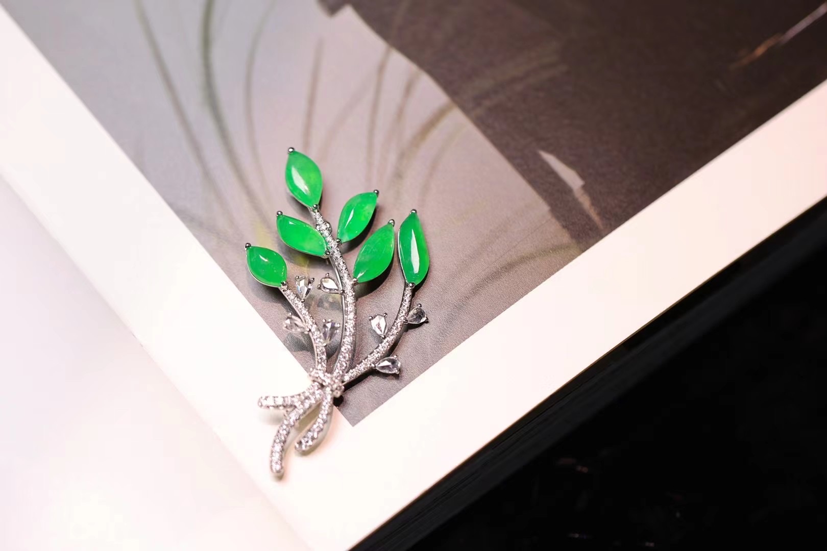 翡翠/翡翠胸针/胸针细节图