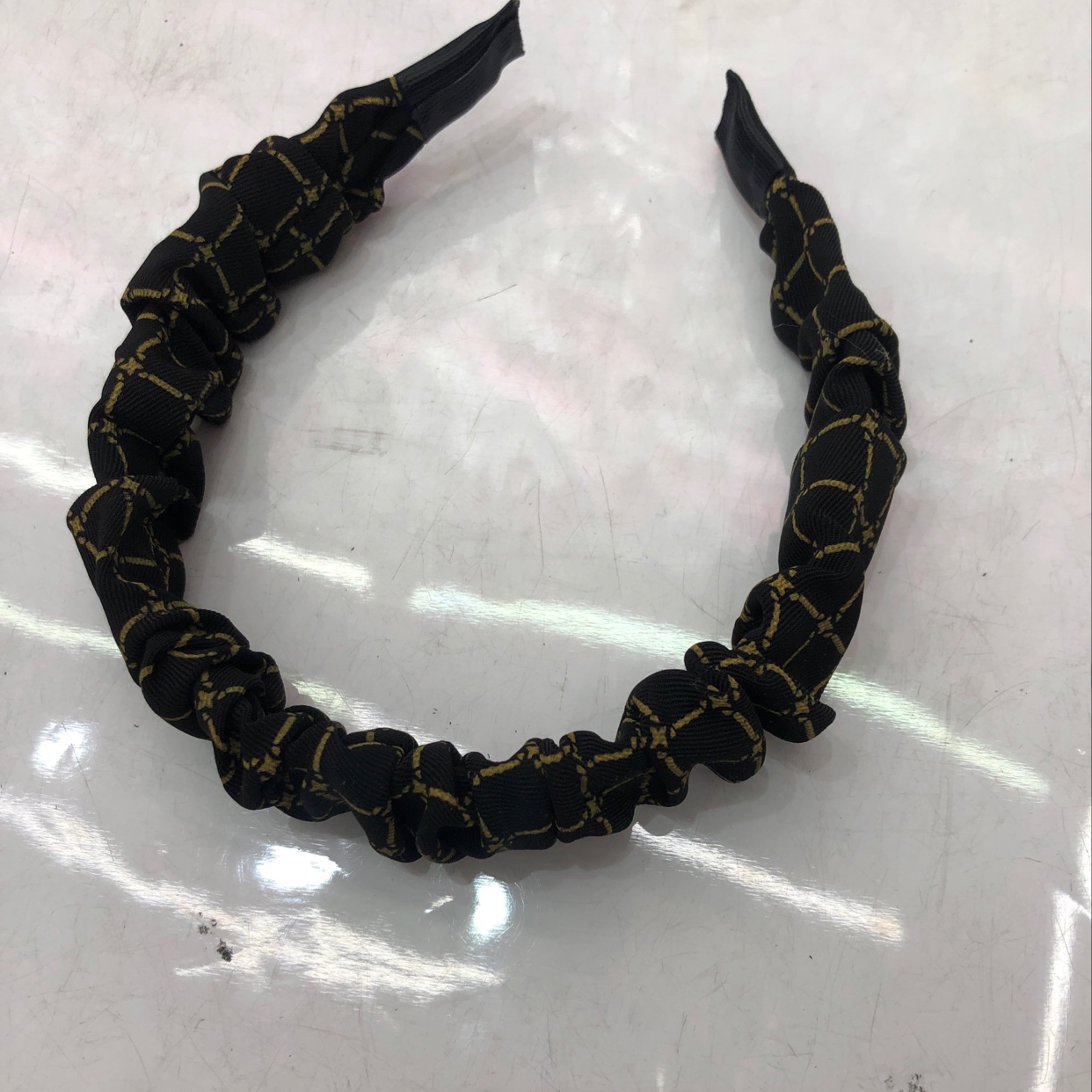 十二个装，格子套布头扣2.5公分，六个颜色一打菲嫦24