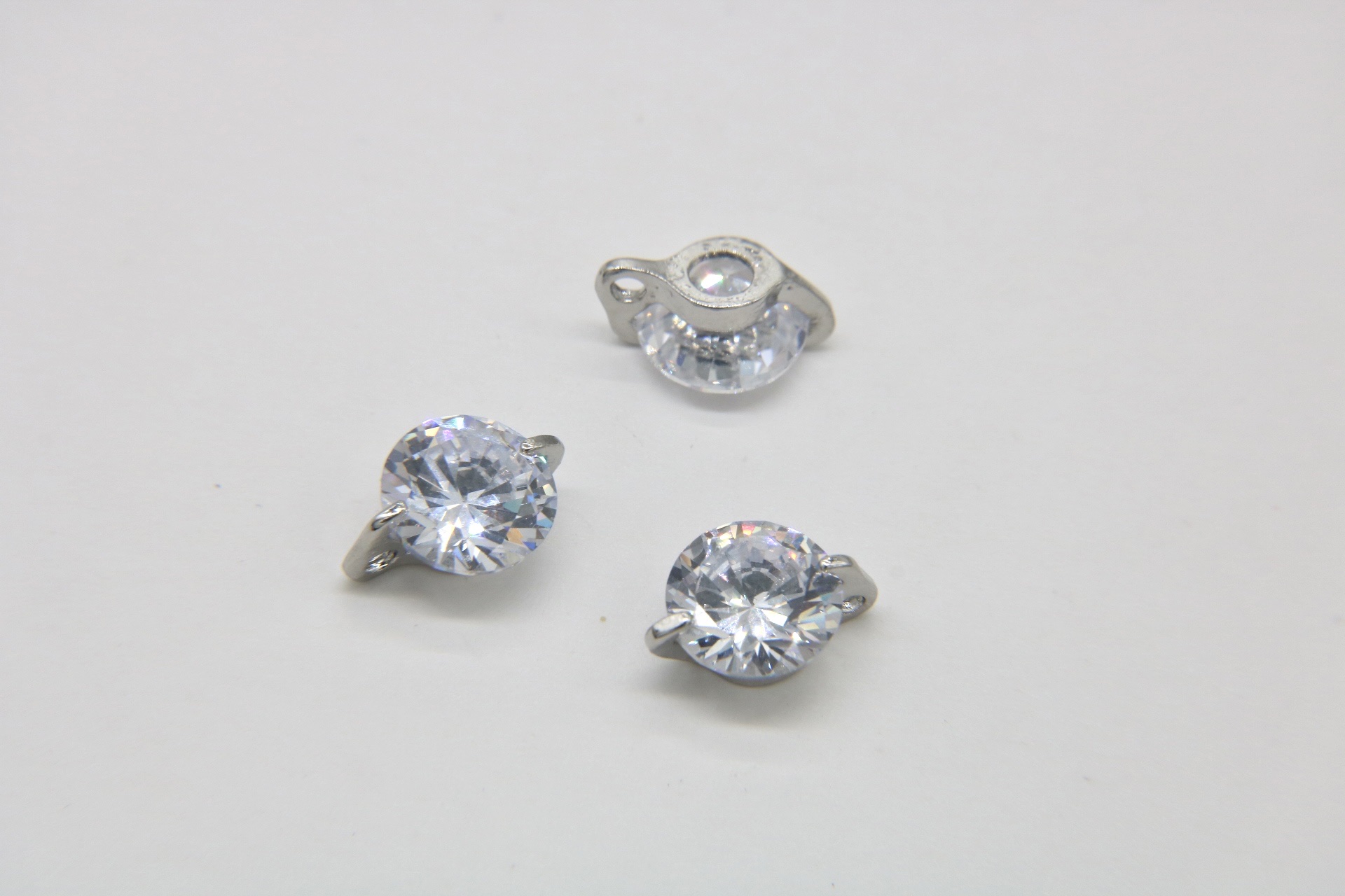 Round zircon accessory necklace pendant with white K color retention details Picture