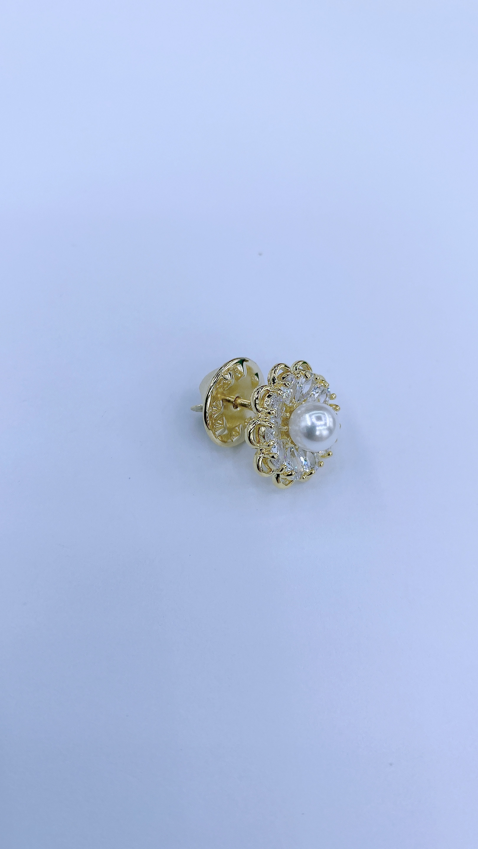 胸针/欧美风/锆石花朵珍珠白底实物图