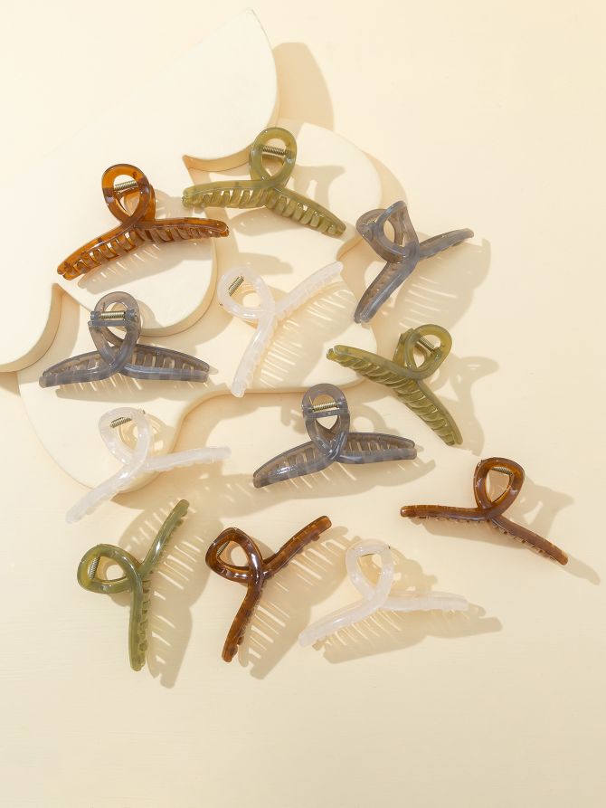 Haishen Accessories, a popular and trendy Korean-style fashion classic hair clip, ladies' candy 4-color hair clip, crystal bath clip, shark clip Application Scenario