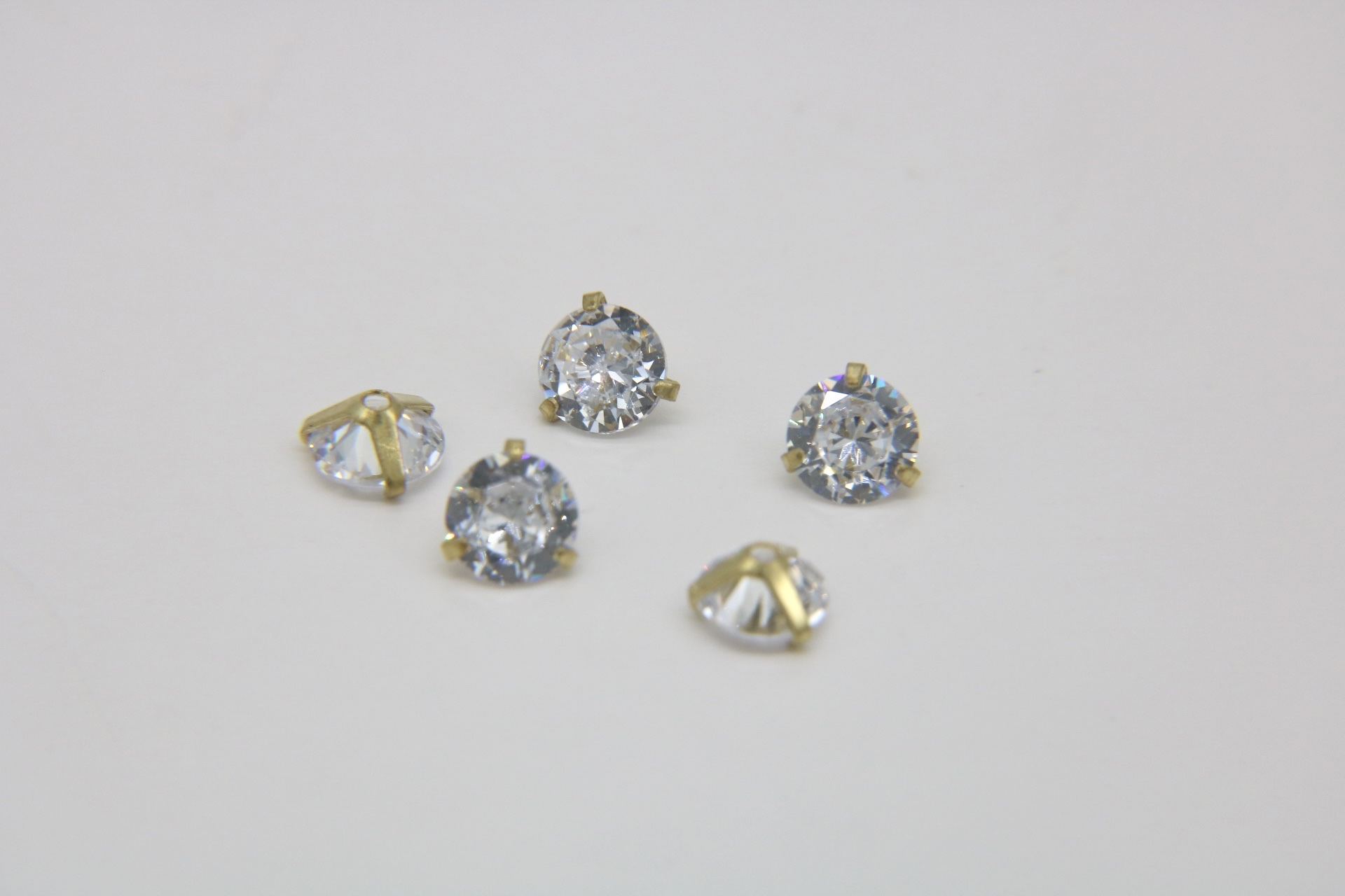 Zircon claws, zircon accessories, round 6mm zircon clips, three-prong earrings, necklace accessories, jewelry pendants, DIY accessories details Picture