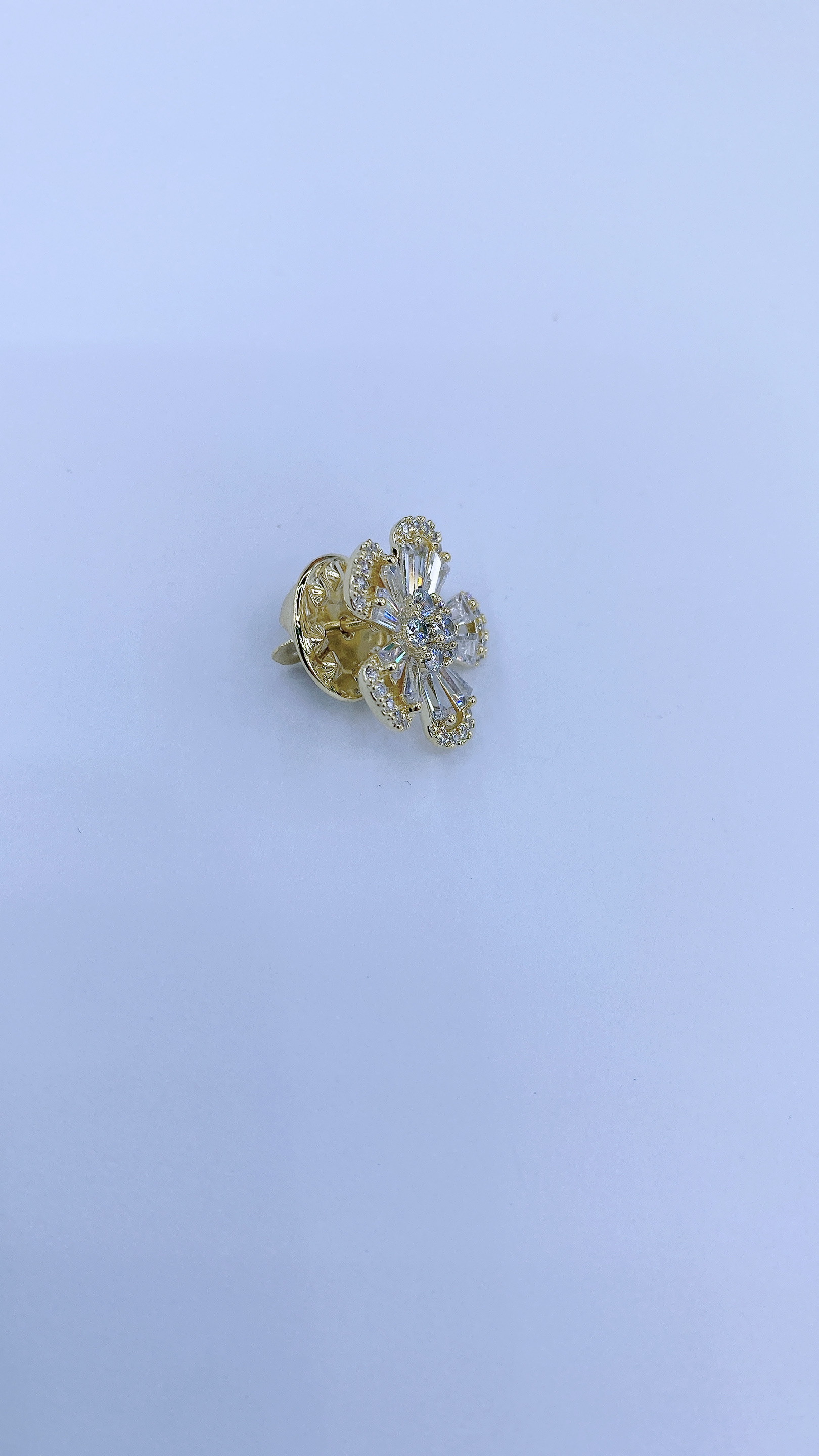 胸针/锆石/花朵白底实物图