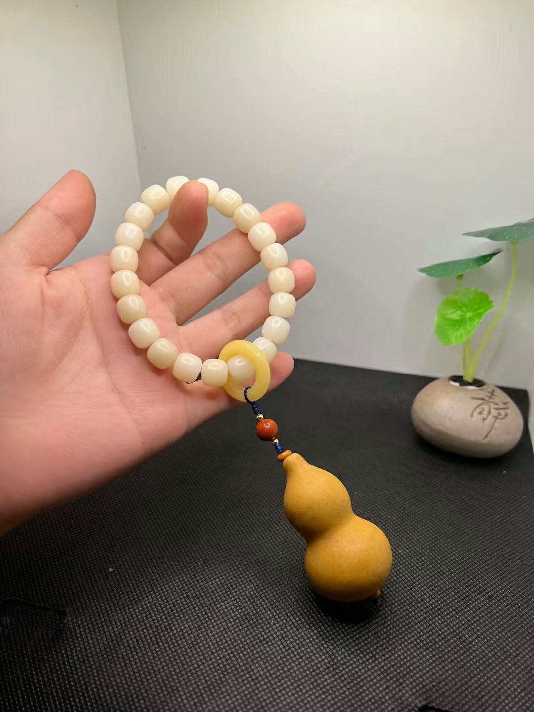 White jade Bodhi bead bracelet with natural hand-twisted gourd detail image 3