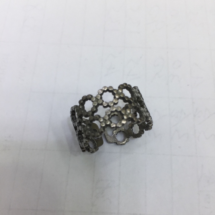 The stainless steel material laser engraving technology innovation adopts the die-casting process to clean the jewelry 2 Application Scenario