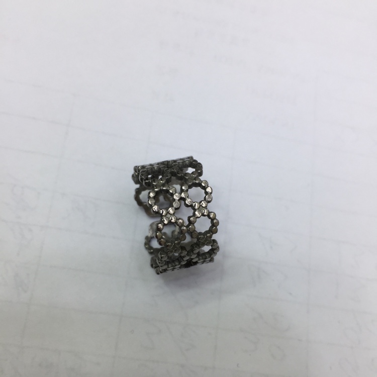 The stainless steel material laser engraving technology innovation adopts the die-casting process to clean the jewelry 2 Specification image
