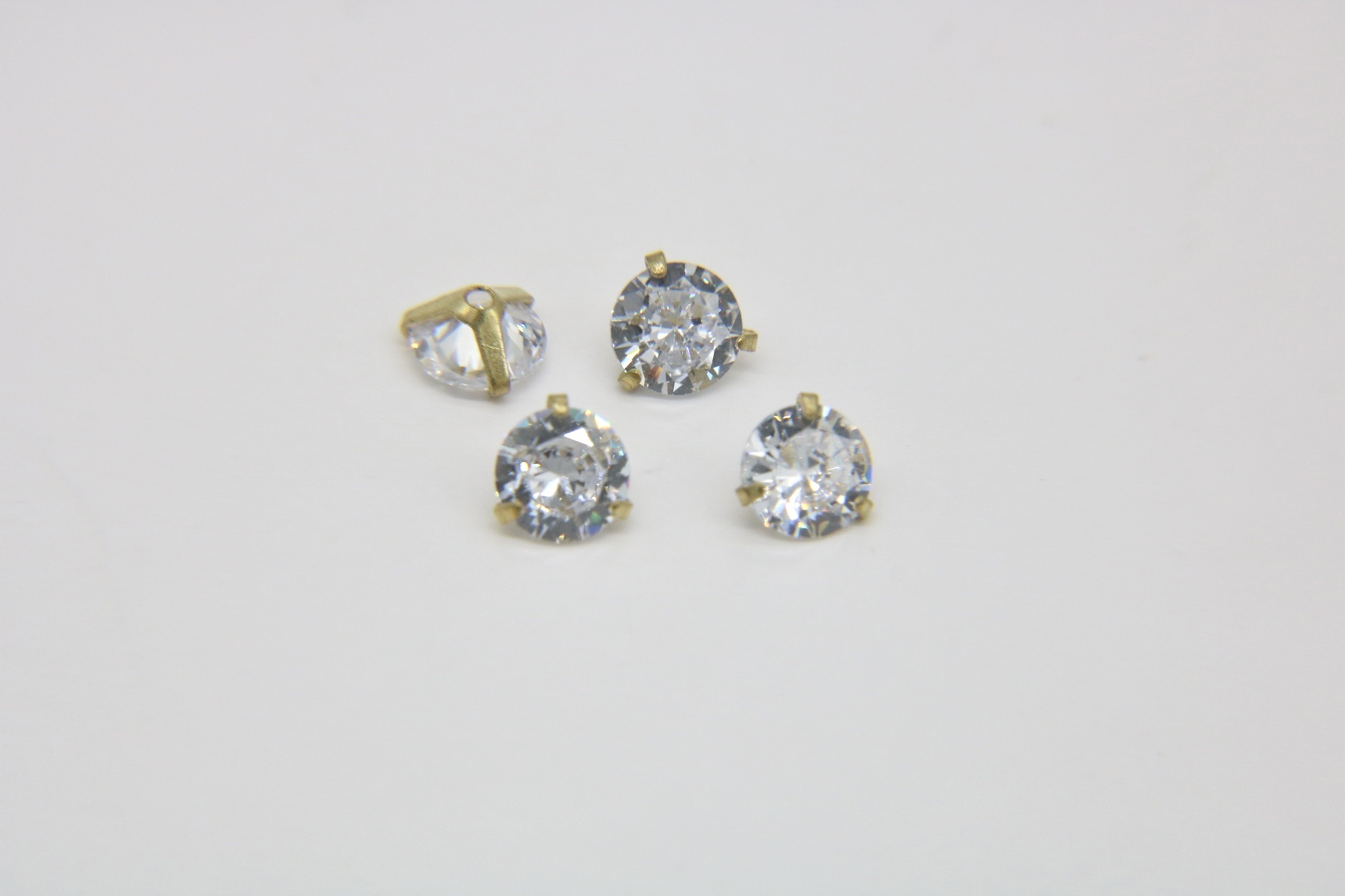Zircon claws, zircon accessories, round 6mm zircon clips, three-prong earrings, necklace accessories, jewelry pendants, DIY accessories