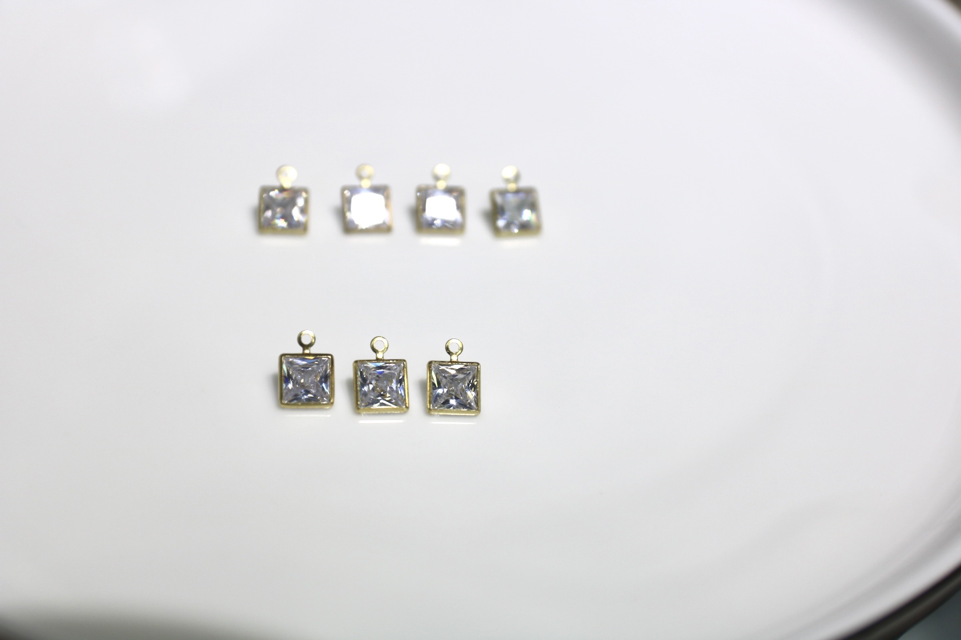 Square zircon accessories, zircon edge straps, hanging earrings, necklace accessories, jewelry pendants, DIY accessories Application Scenario