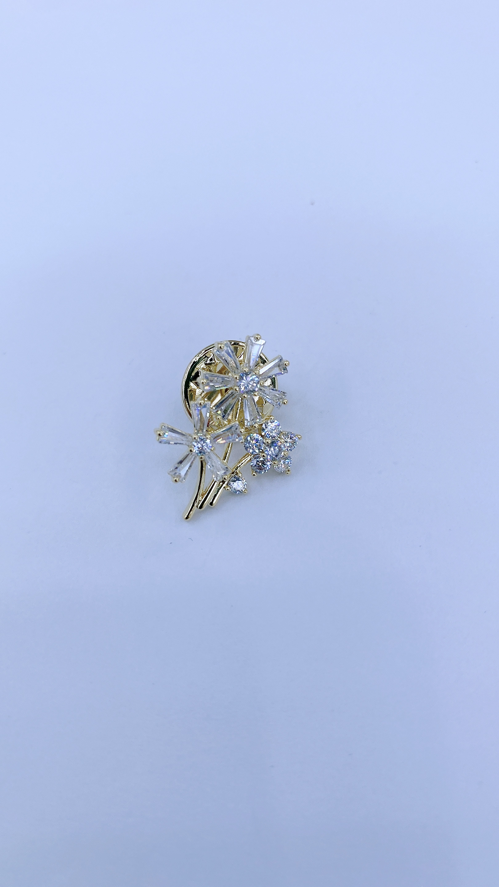 锆石/胸针/花朵细节图