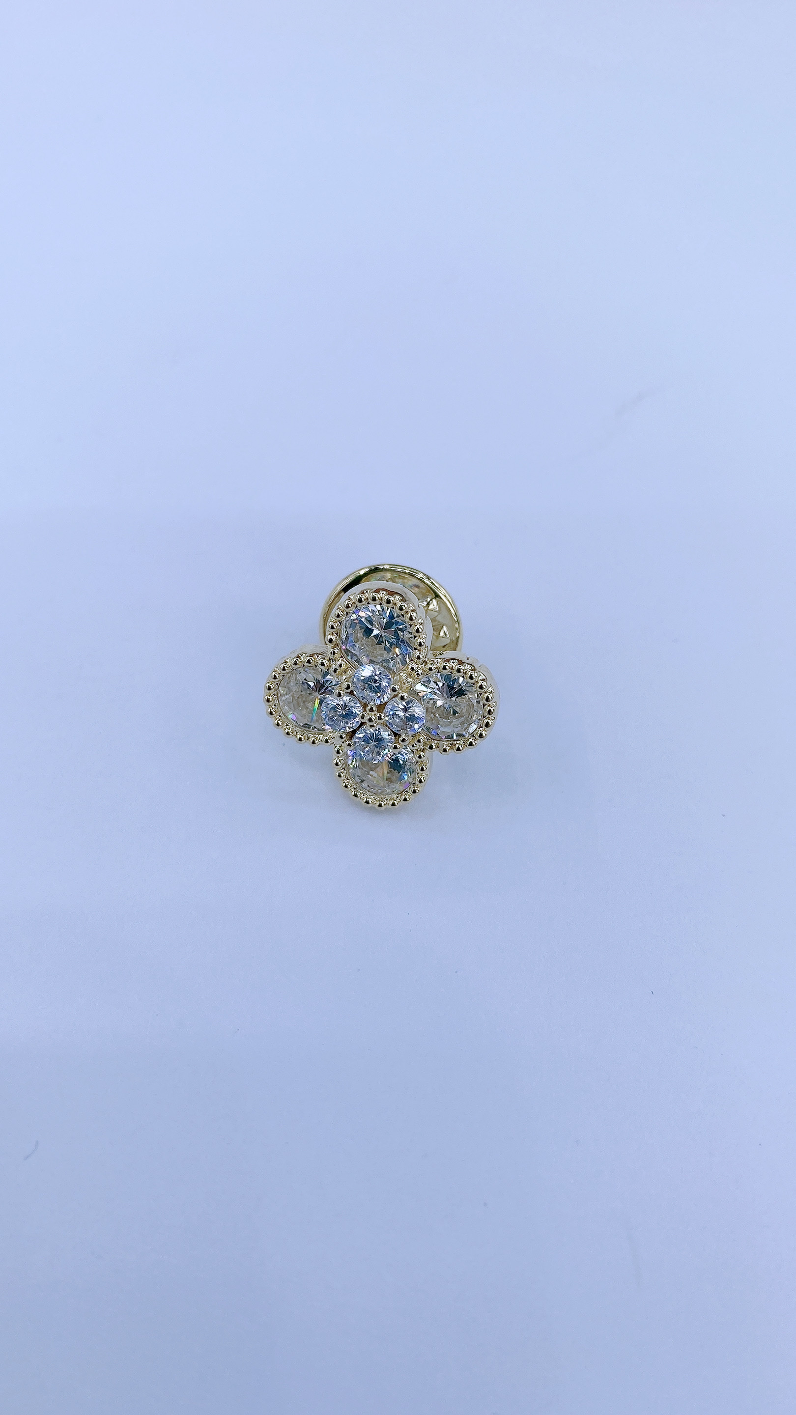 胸针/锆石/四叶花细节图