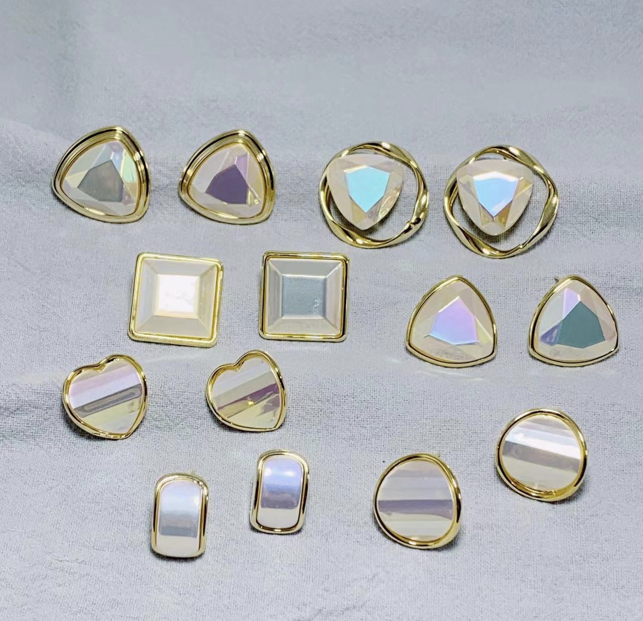 Geometric pearl stud earrings, anti-allergy silver needle jewelry, CAI Ni accessory model 096