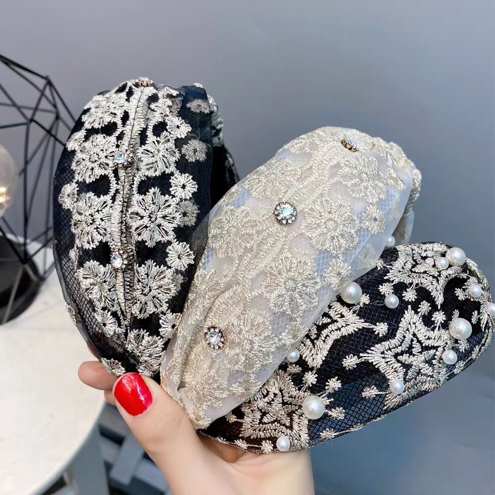 Dongdaemun hair accessories from South Korea, French retro style, mesh hair band, Baroque lace, sparkling diamond, knot, wide edge headband Specification image